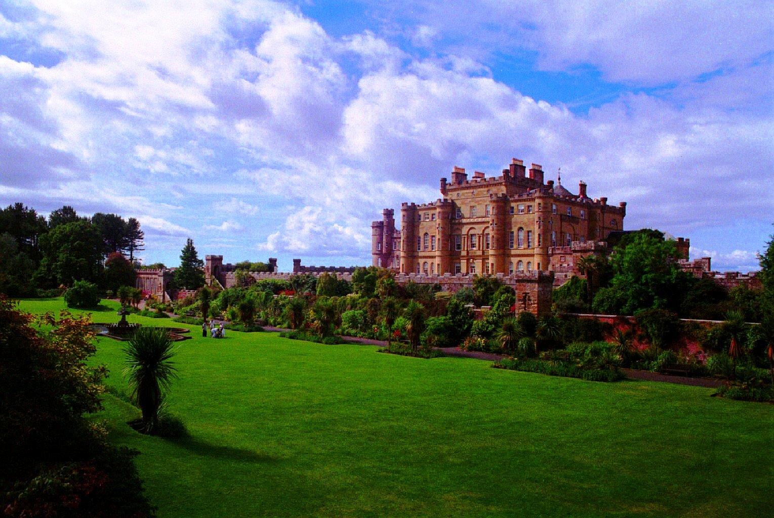 Image for Glasgow without a car: the 5 best day trips by train, bus and ferry