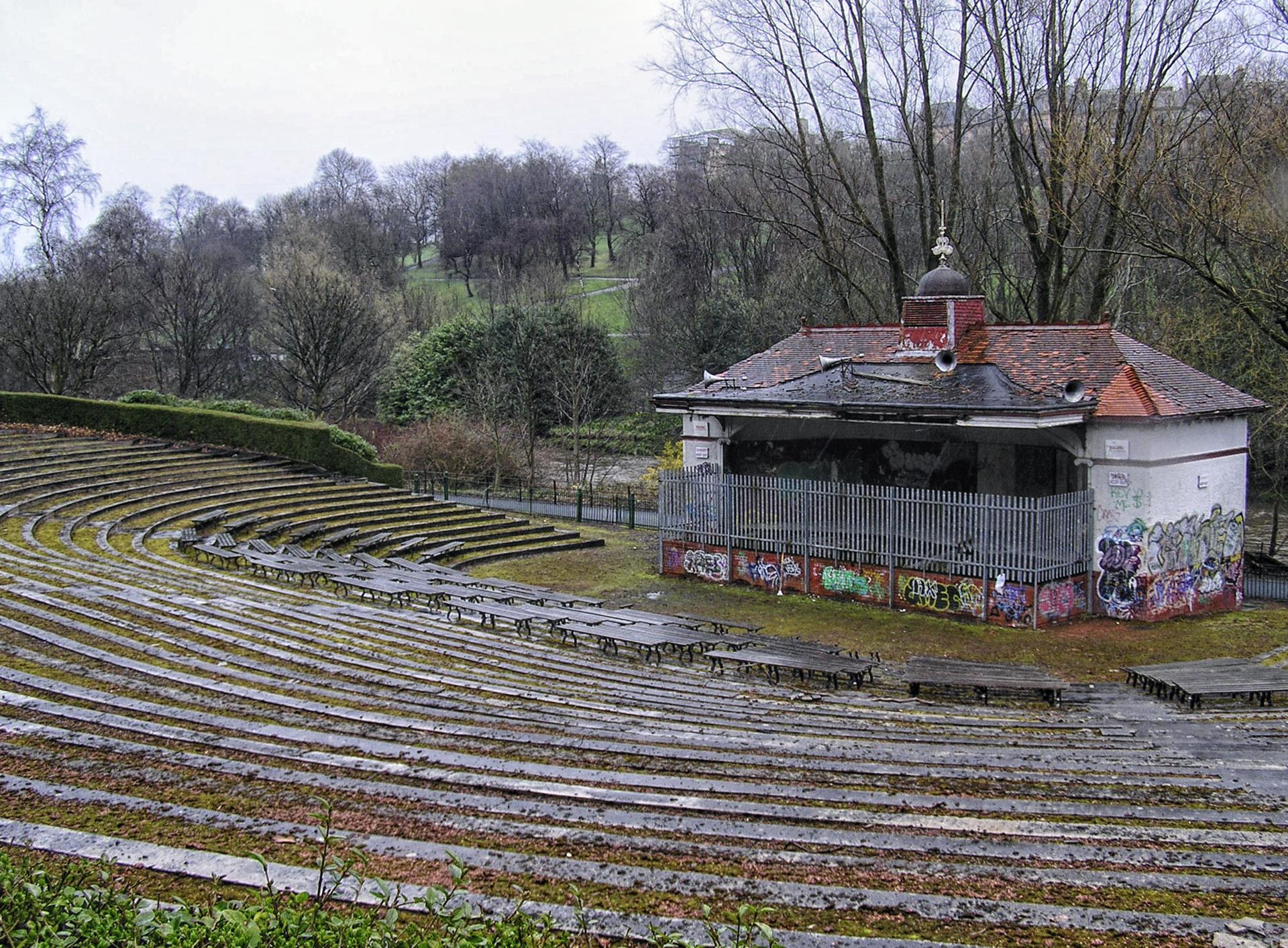 Kelvingrove Bandstand and Amphitheatre, Glasgow, Scotland — Gillfoto