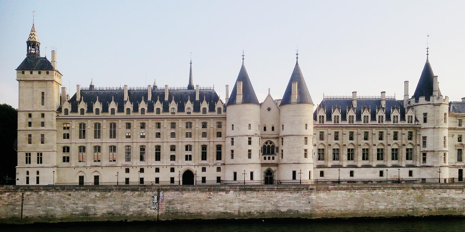 Concierge (Conciergerie)