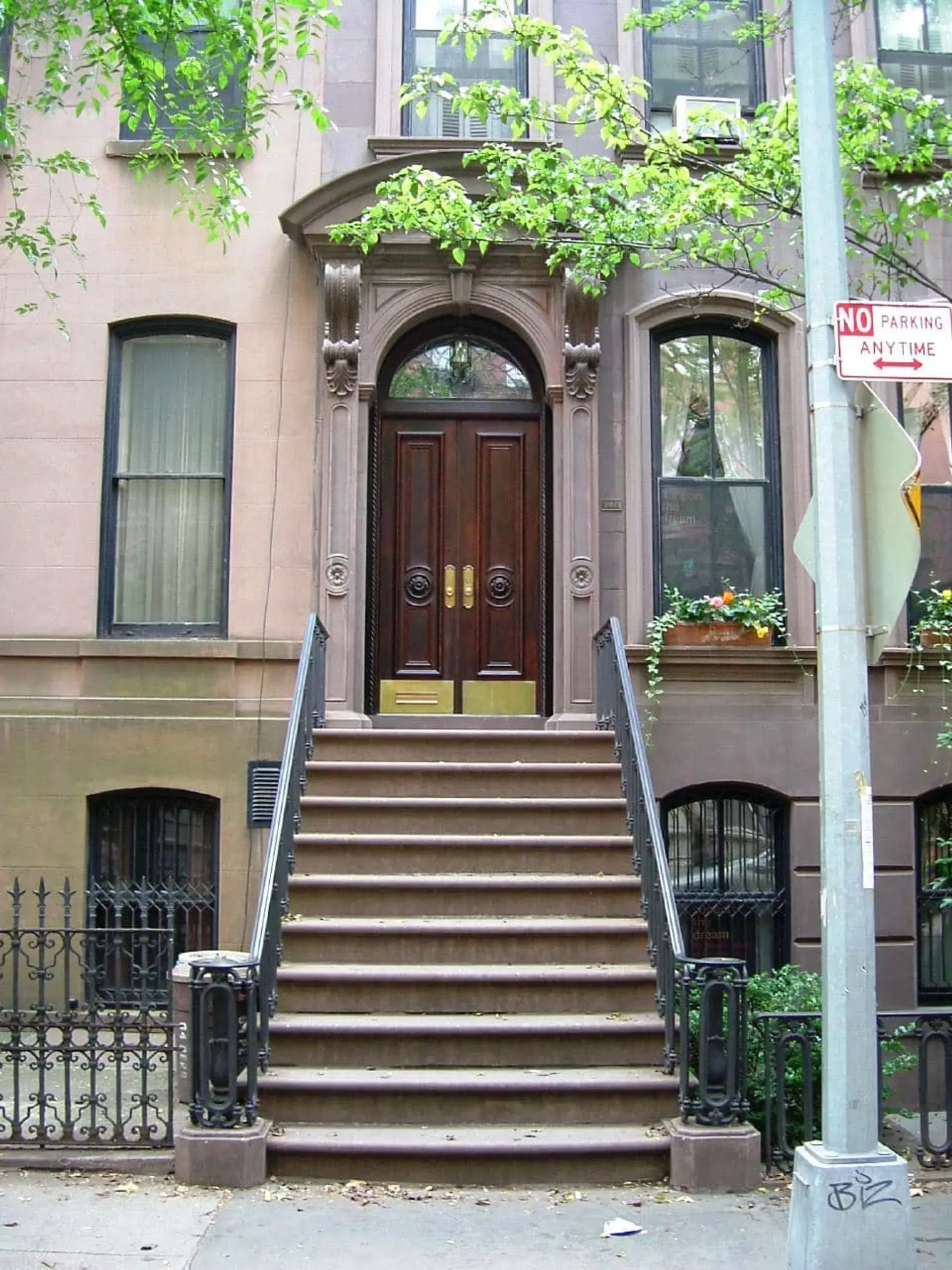 Tour image 4 for New York's West Village: a self-guided Friends & Sex and the City filming-locations walking tour, with audio and quizzes