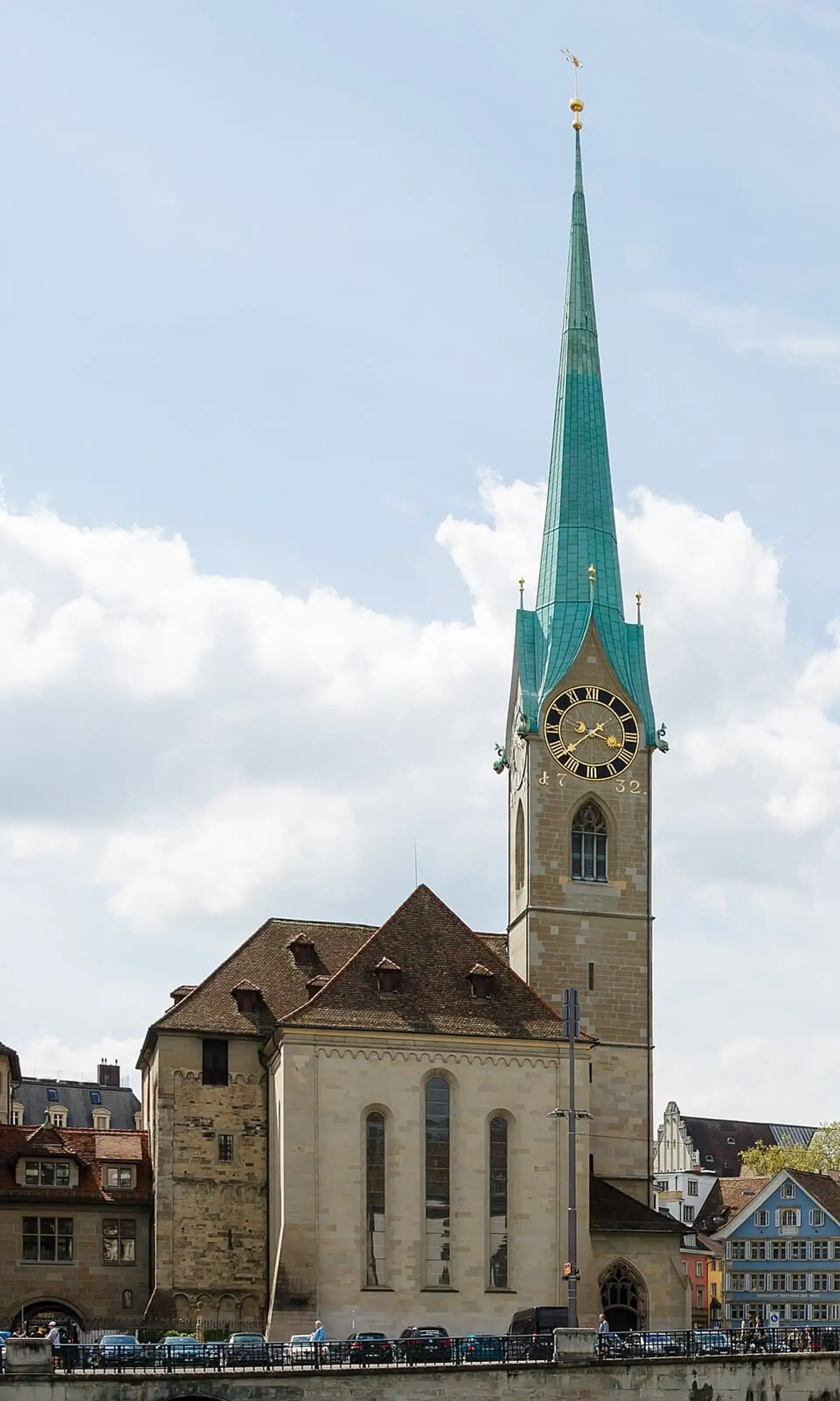 苏黎世圣母大教堂:历史、尖塔与彩绘玻璃 - Zurich
