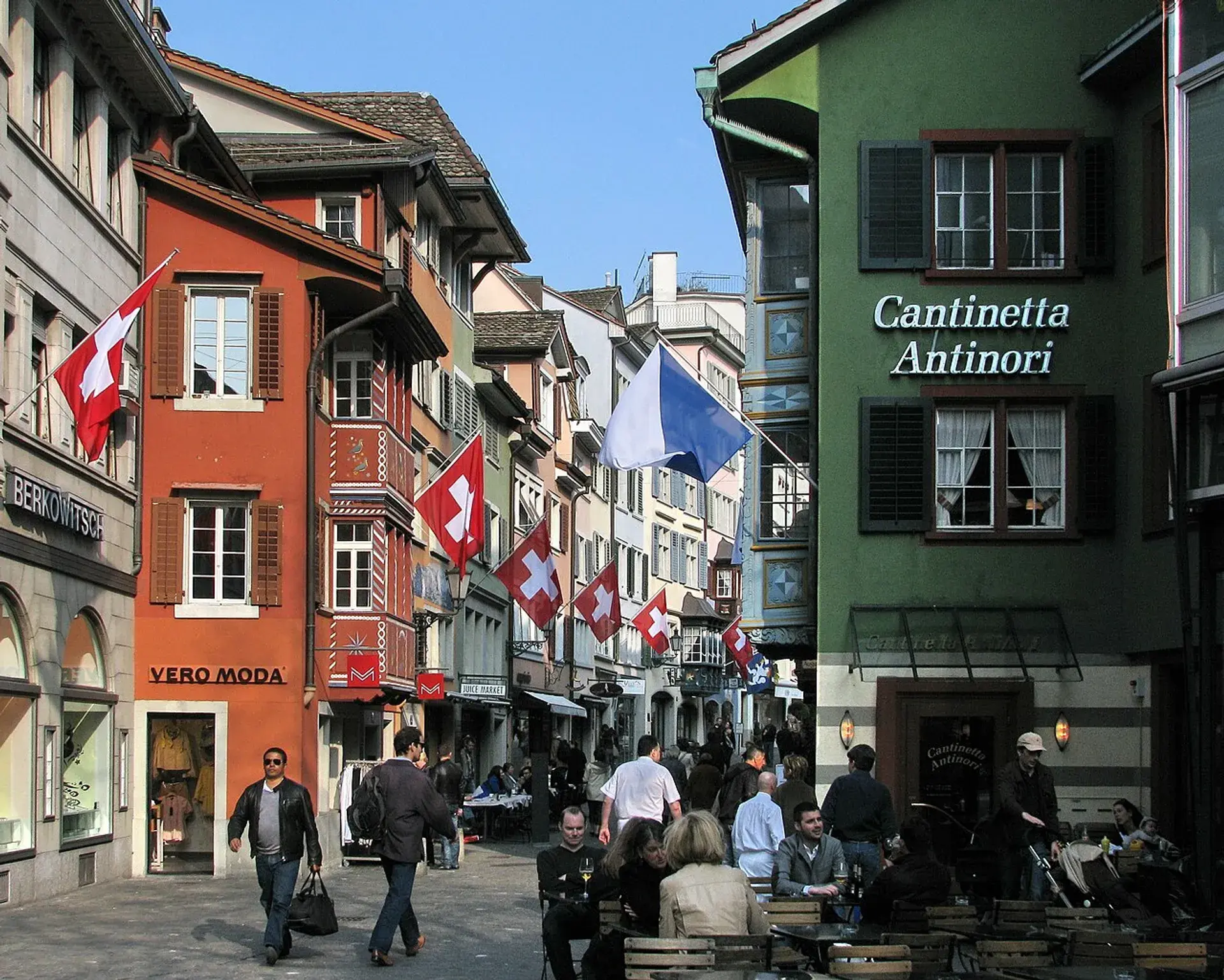 Augustinergasse: the lane of painted oriel windows