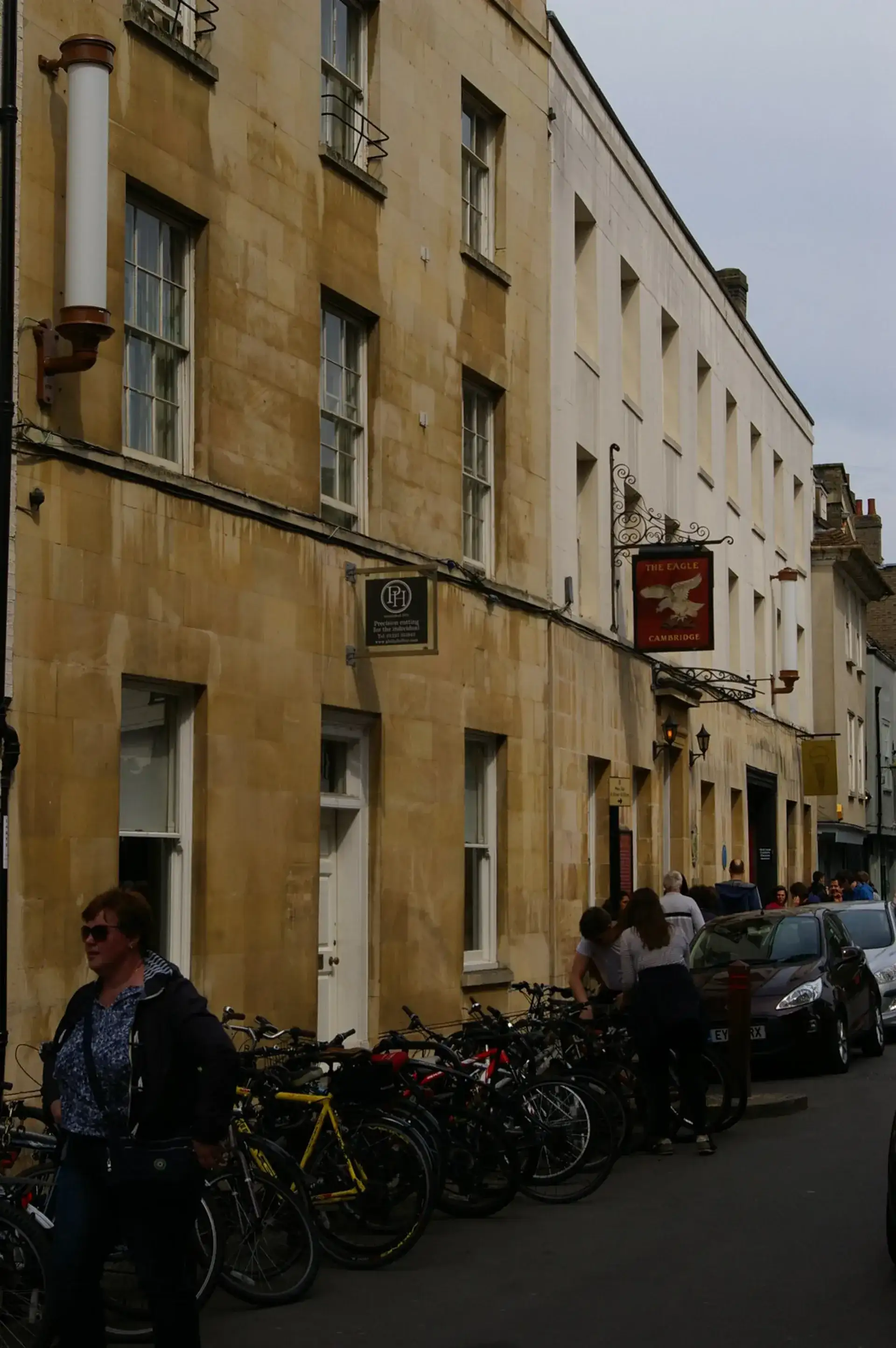 The Eagle, Cambridge: DNA-Entdeckung und die Geschichte der RAF Bar - Cambridge