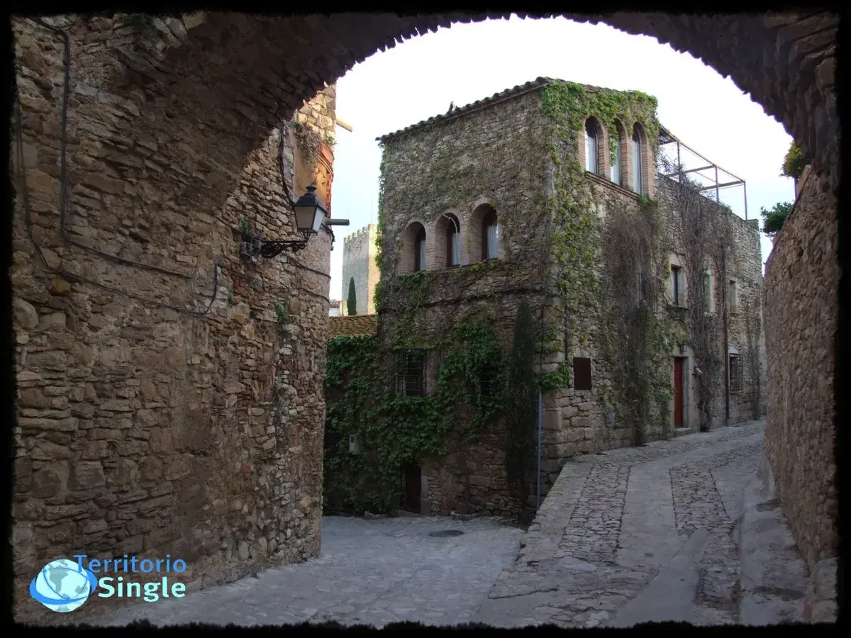 Peratallada — Territorio Single