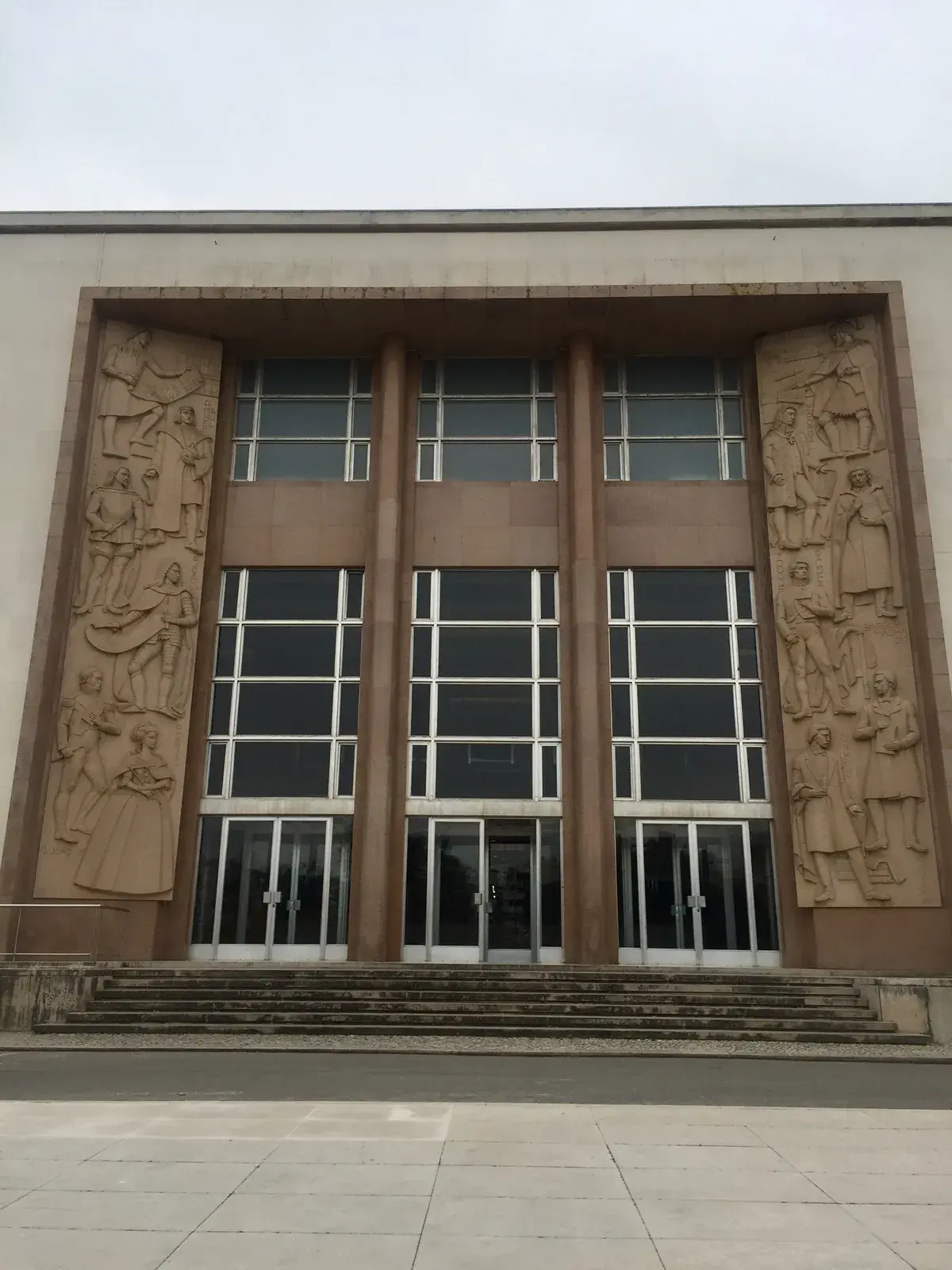 Die Portugiesische Nationalbibliothek in Alvalade. Foto: Salwa Farwaneh