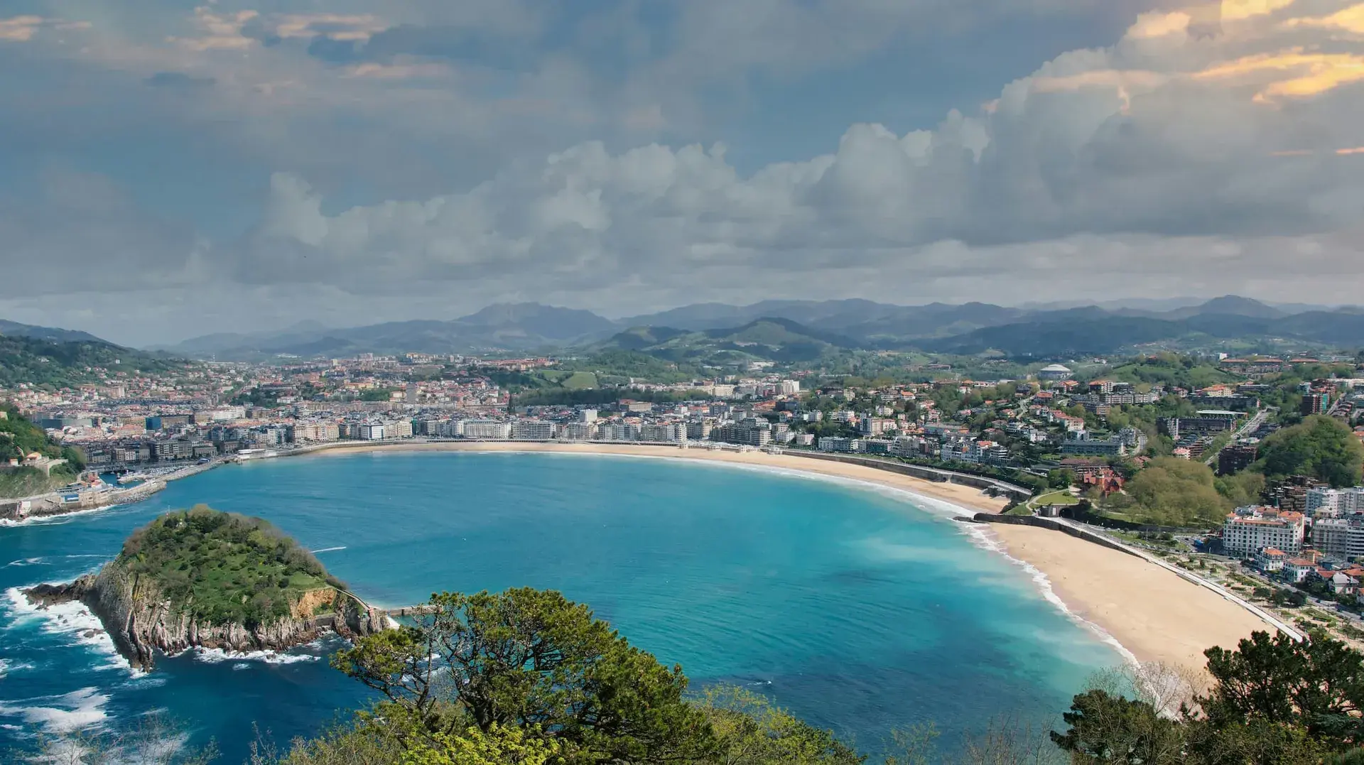 Cover image for Free and Cheap Coworking Spaces in San Sebastian for Laptop Work