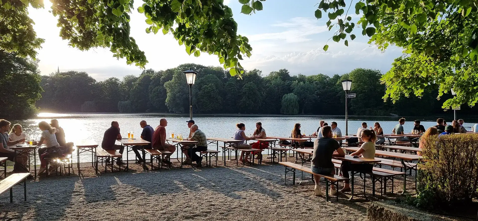 Cover image for Münchner Biergärten: Preise, Regeln und Tipps der Locals