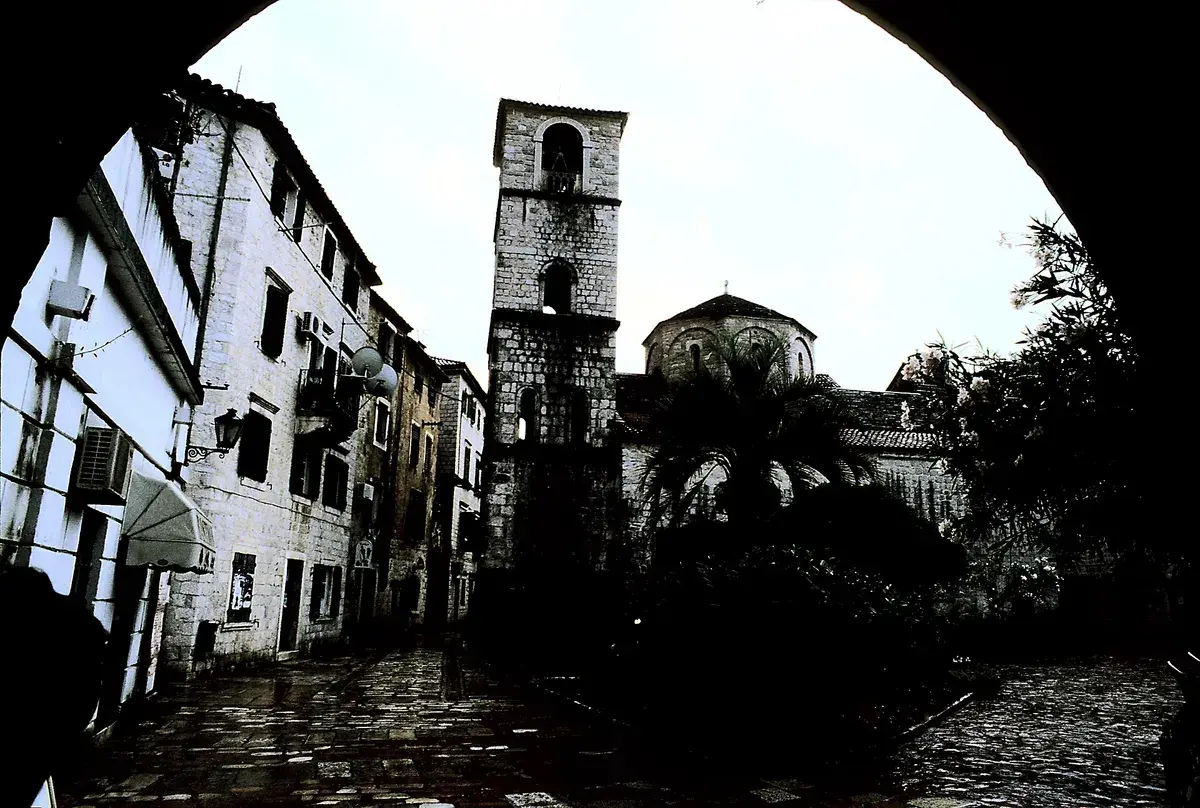 St. Maria am Fluss an Kotors nördlicher Stadtmauer. Foto: Falk2