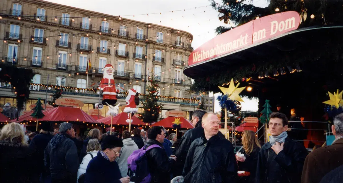 Cologne Christmas market beside the cathedral. Photo: InSapphoWeTrust