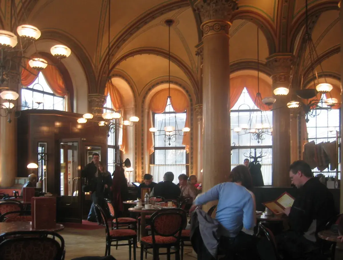 Seasonal food and coffee are part of a Vienna winter day. Photo: Andreas Praefcke