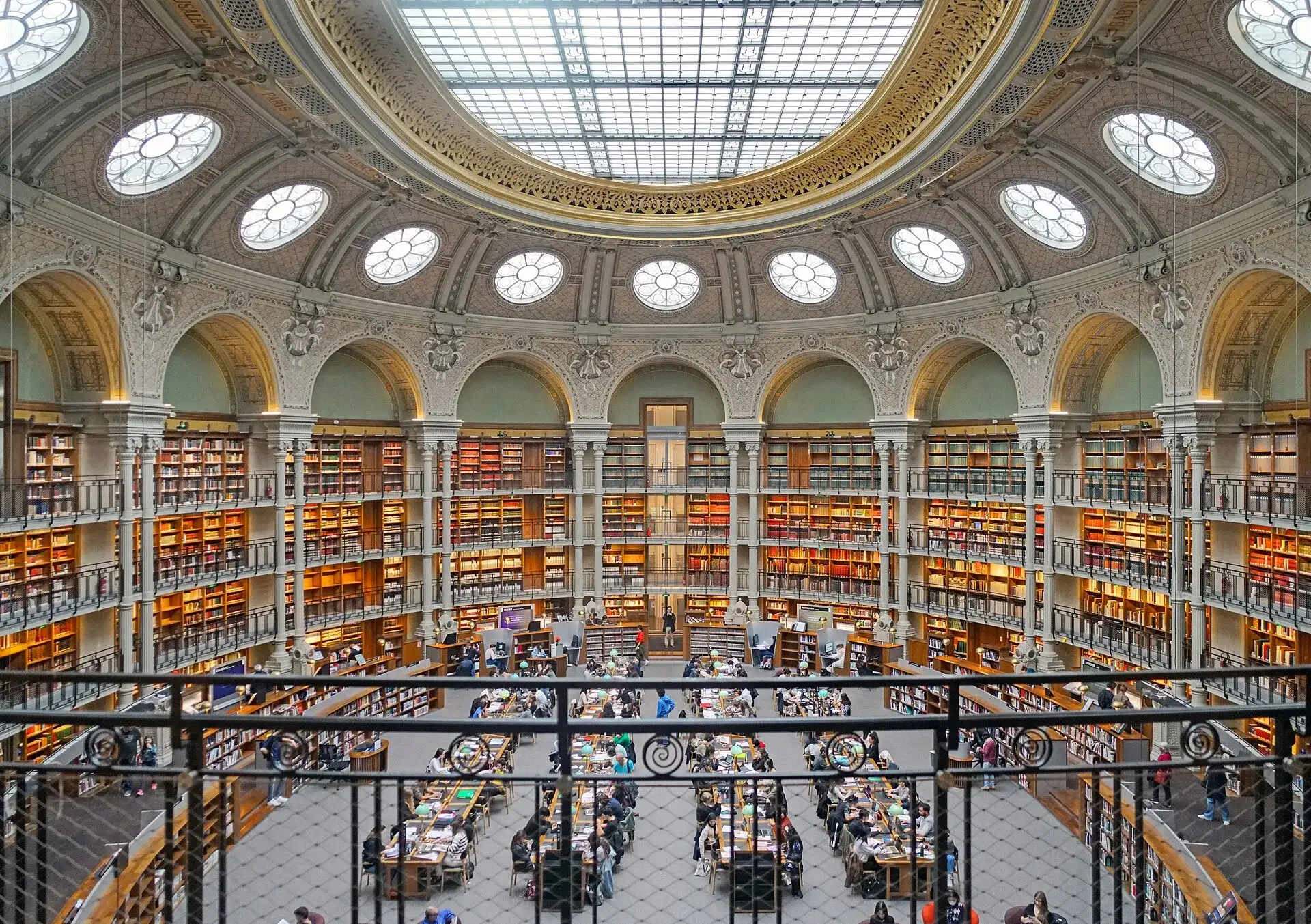 Cover image for Espacios de coworking gratis y baratos en París para trabajar con portátil