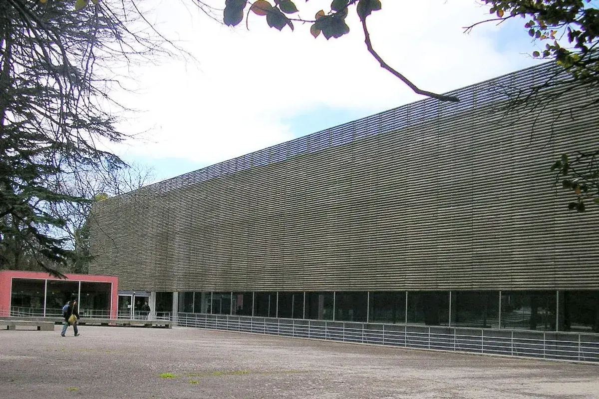 La bibliothèque Almeida Garrett dans les jardins du Palácio de Cristal, ouverte jusqu'à 21 h. Photo : Manuel de Sousa