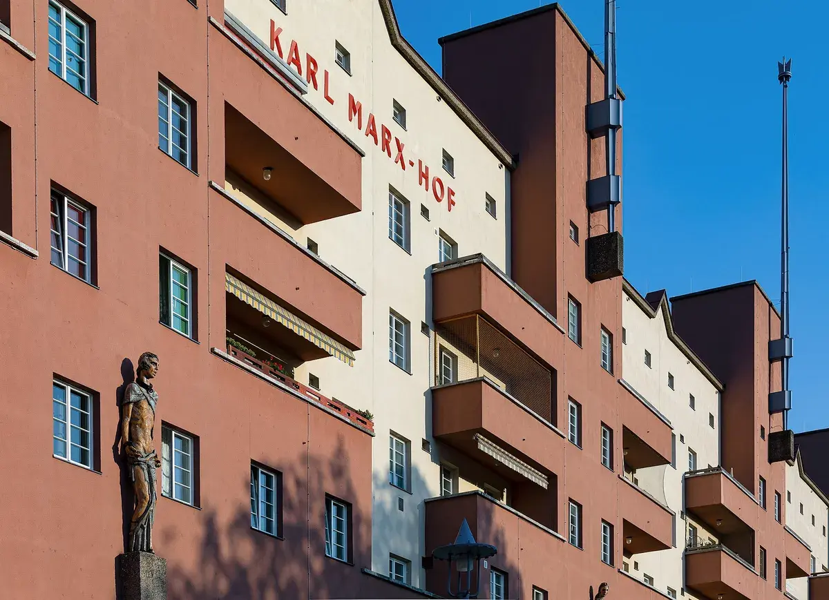 Karl-Marx-Hof, the Red Vienna housing block in Heiligenstadt. Photo: Manfred Werner (Tsui), CC BY-SA 4.0