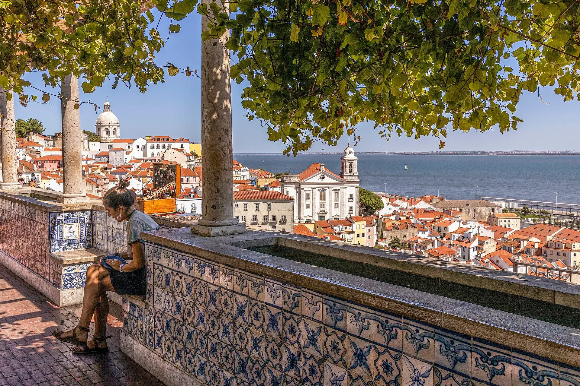 Cover image for Free Things to Do in Lisbon: 15 Sights That Cost Nothing