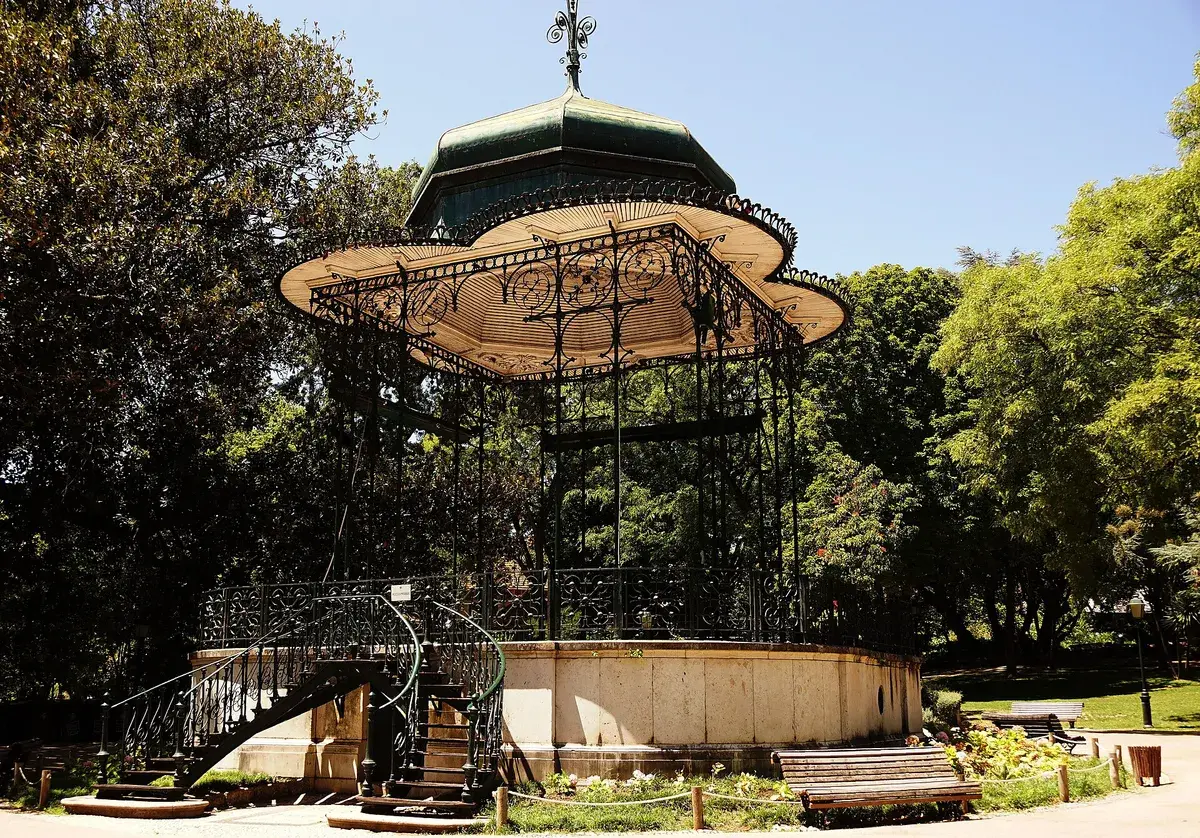 The iron bandstand in Jardim da Estrela, a free public garden. Photo: Jens Cederskjold, CC BY-SA 2.0