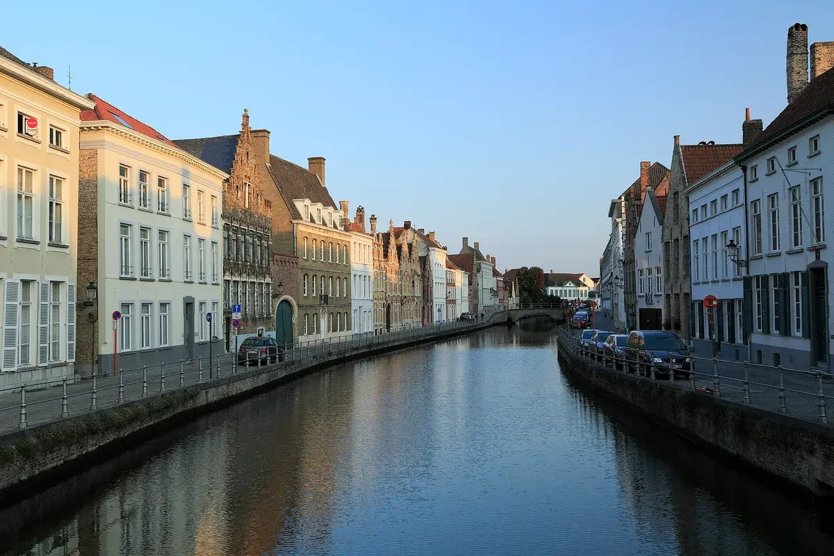 The Sint-Annarei canal in the quiet north-east corner of the old town. Photo: Falk2, CC BY-SA 4.0