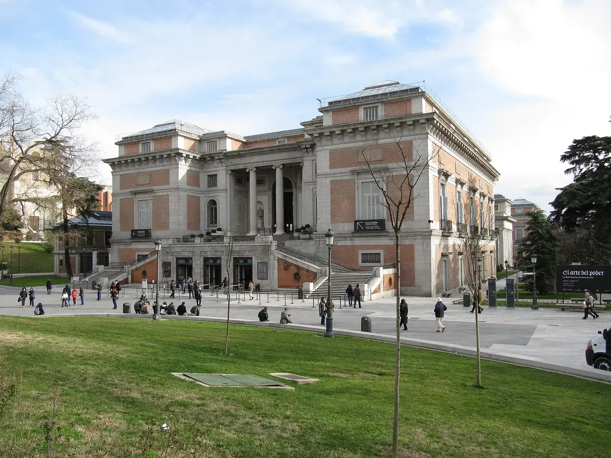 The neoclassical north facade of the Prado Museum, whose free evening hours save you the full ticket price. Photo: Fernando Bueno, CC BY-SA 2.0