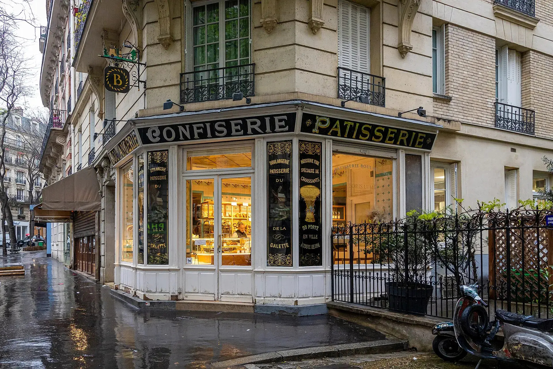 Cover image for What to Eat in Paris: Local Dishes and Where to Find Them