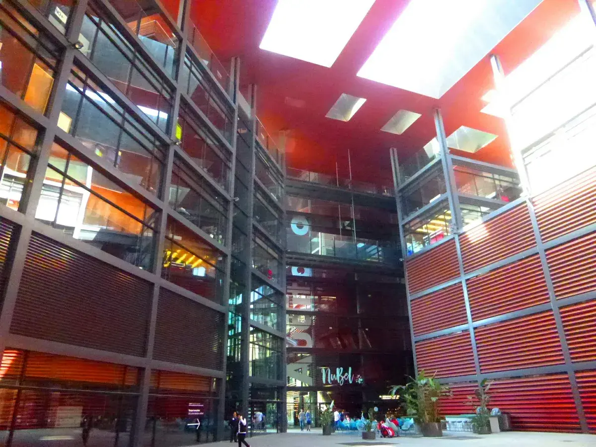 The Nouvel extension of the Reina Sofía museum, whose free evening hours need a free ticket. Photo: Zarateman, CC0
