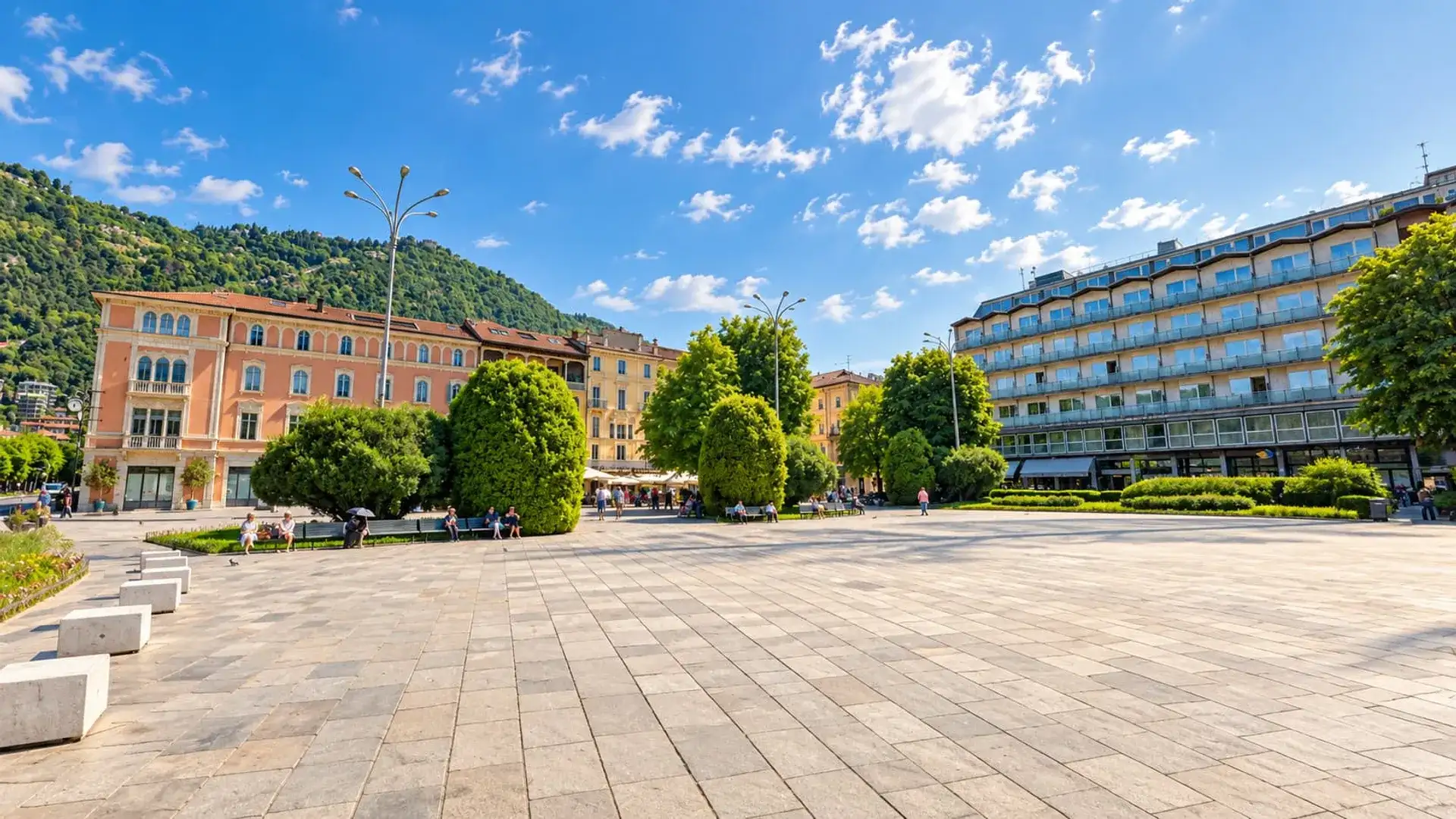 Piazza Cavour a Como: storia, fontane e panorami - Como