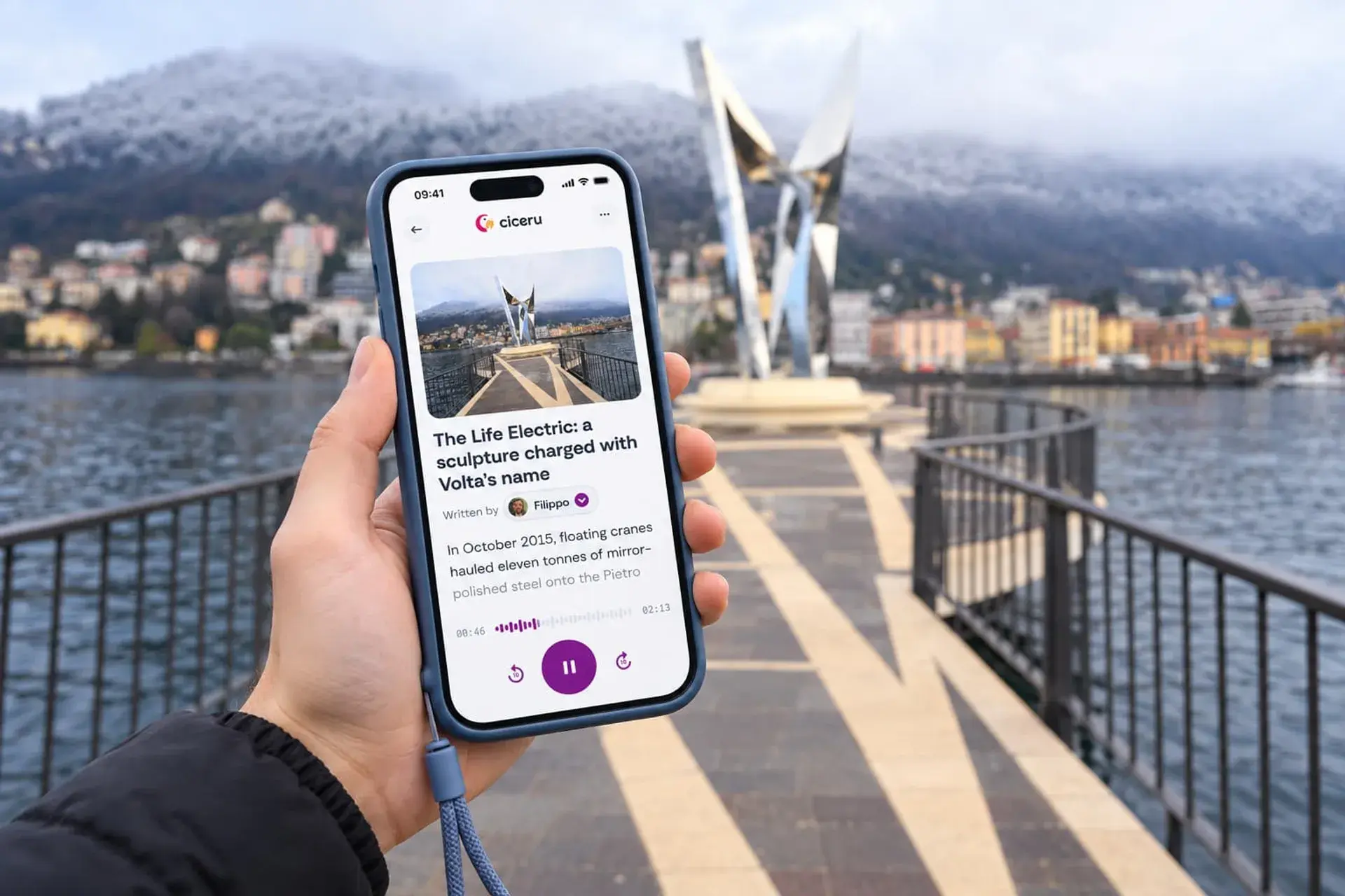 Como: a self-guided walking tour of the cathedral where two pagan Romans guard a Christian door, with audio, quizzes & free eSIM