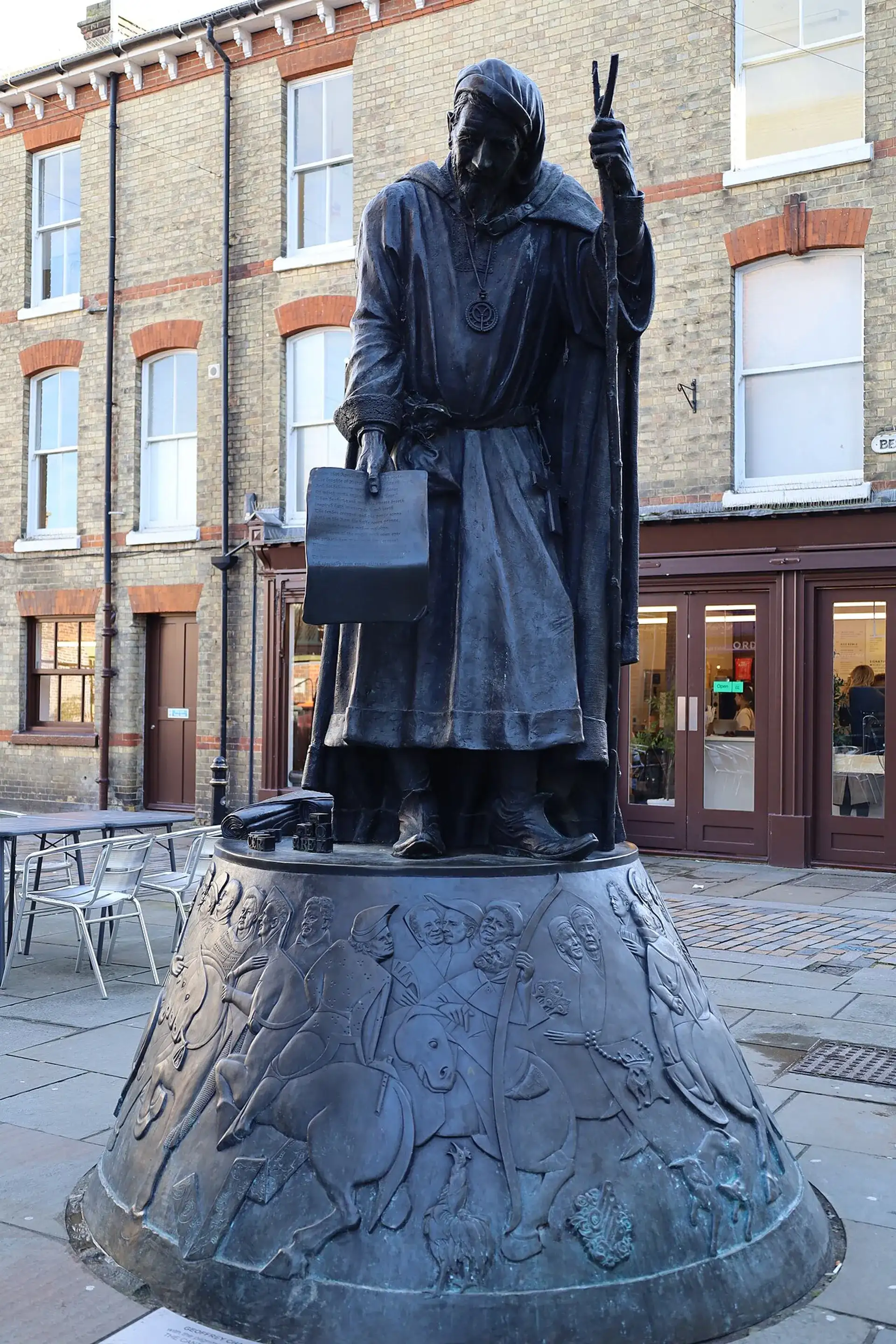 Geoffrey Chaucer Statue: Canterbury's Tribute to a Poet - Canterbury