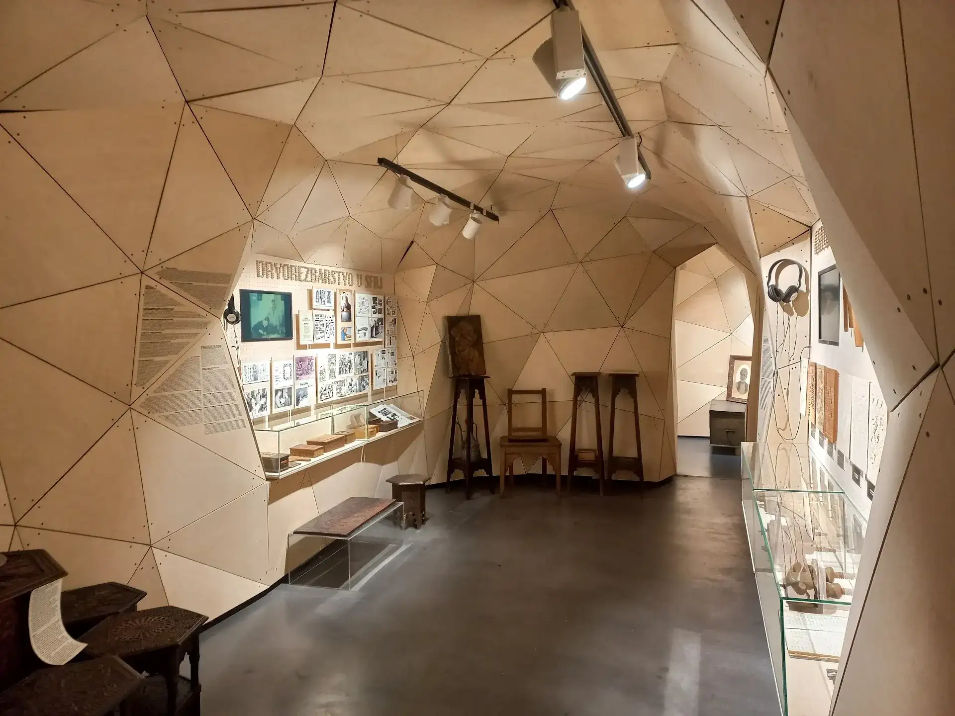 Muzej Drvorezbarstva: Holzschnitzmuseum Konjic - Konjic