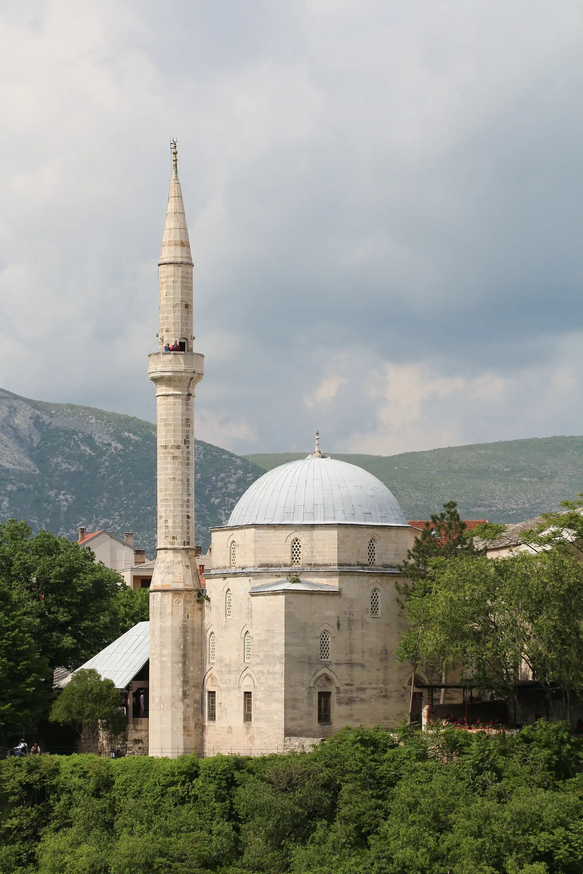 科斯基·穆罕默德·帕夏清真寺:莫斯塔尔地标漫游指南 - Mostar