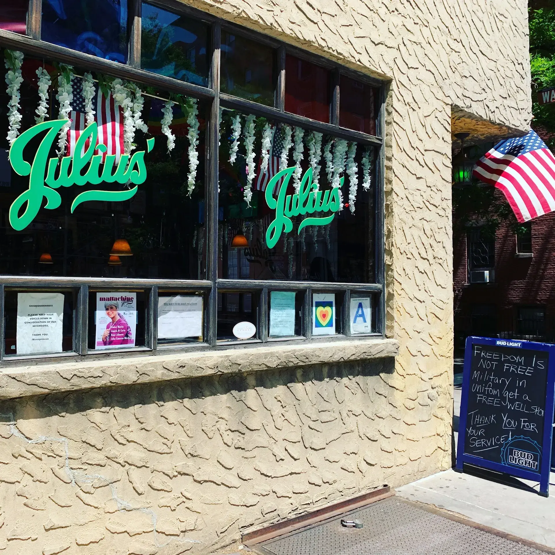 Julius’ Bar