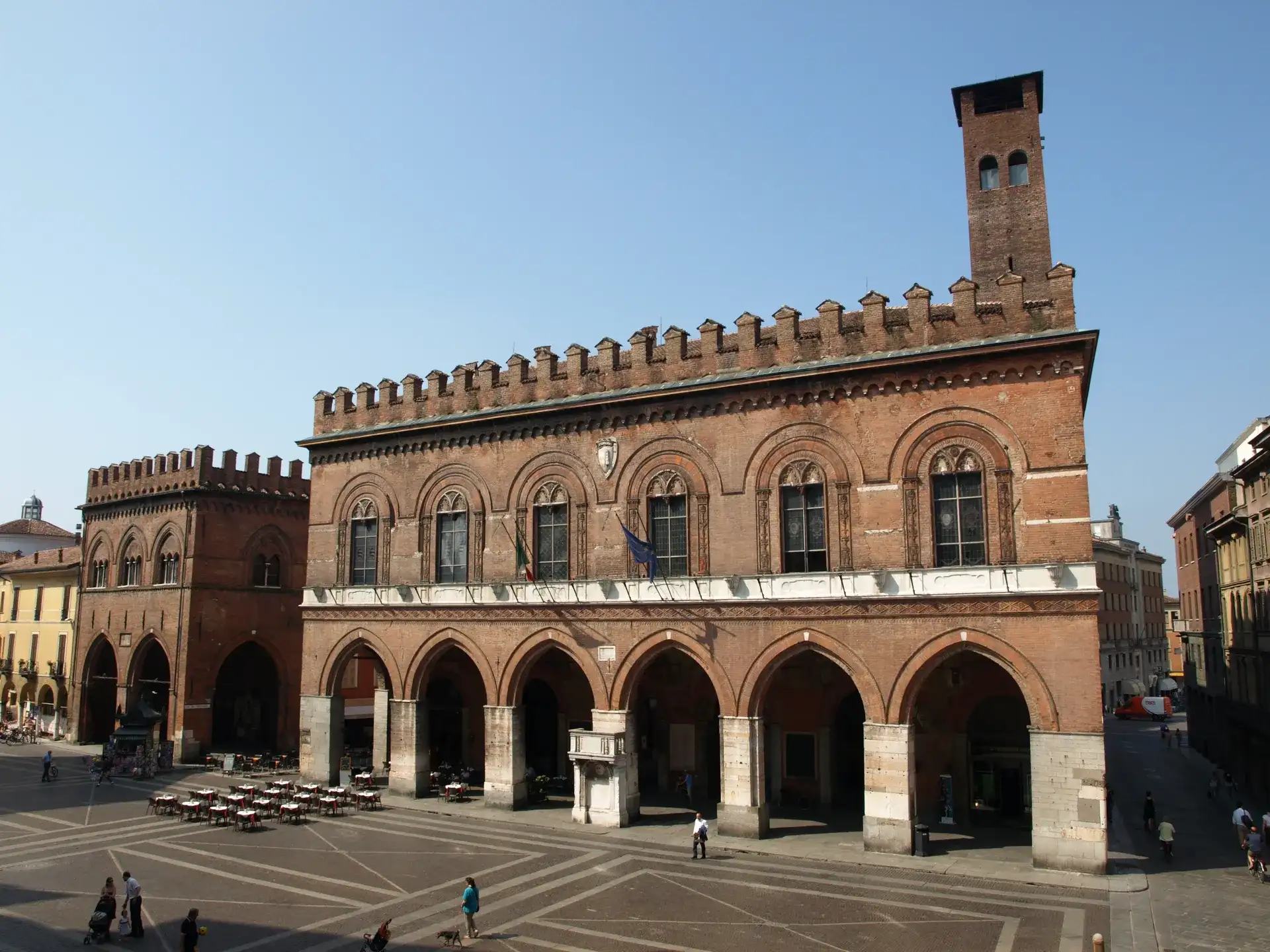 Salone dei Quadri: Cremona's Historic Council Hall - Cremona