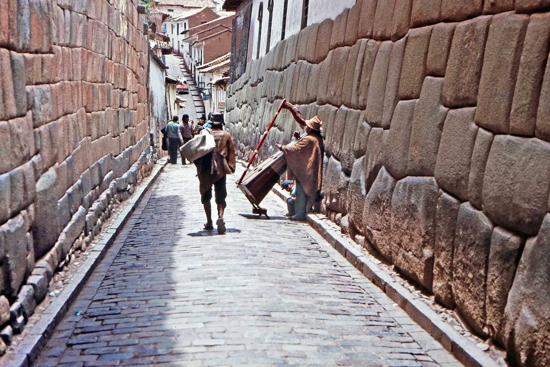 Twelve Angled Stone: Cusco's Inca Masonry Marvel - Cusco