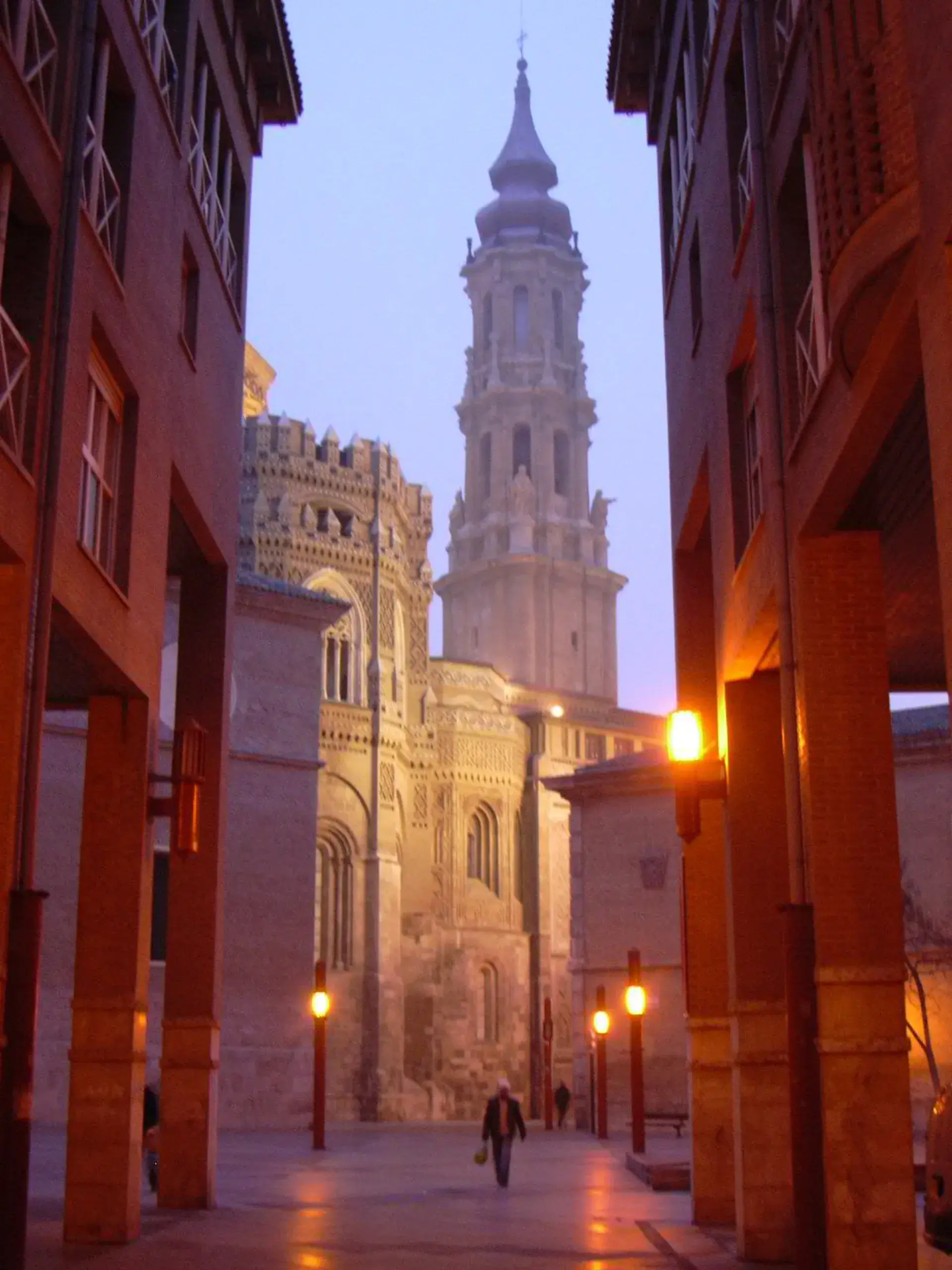 Tour image 4 for Zaragoza: a self-guided walking tour of El Pilar and the old town, with audio, quizzes & free eSIM