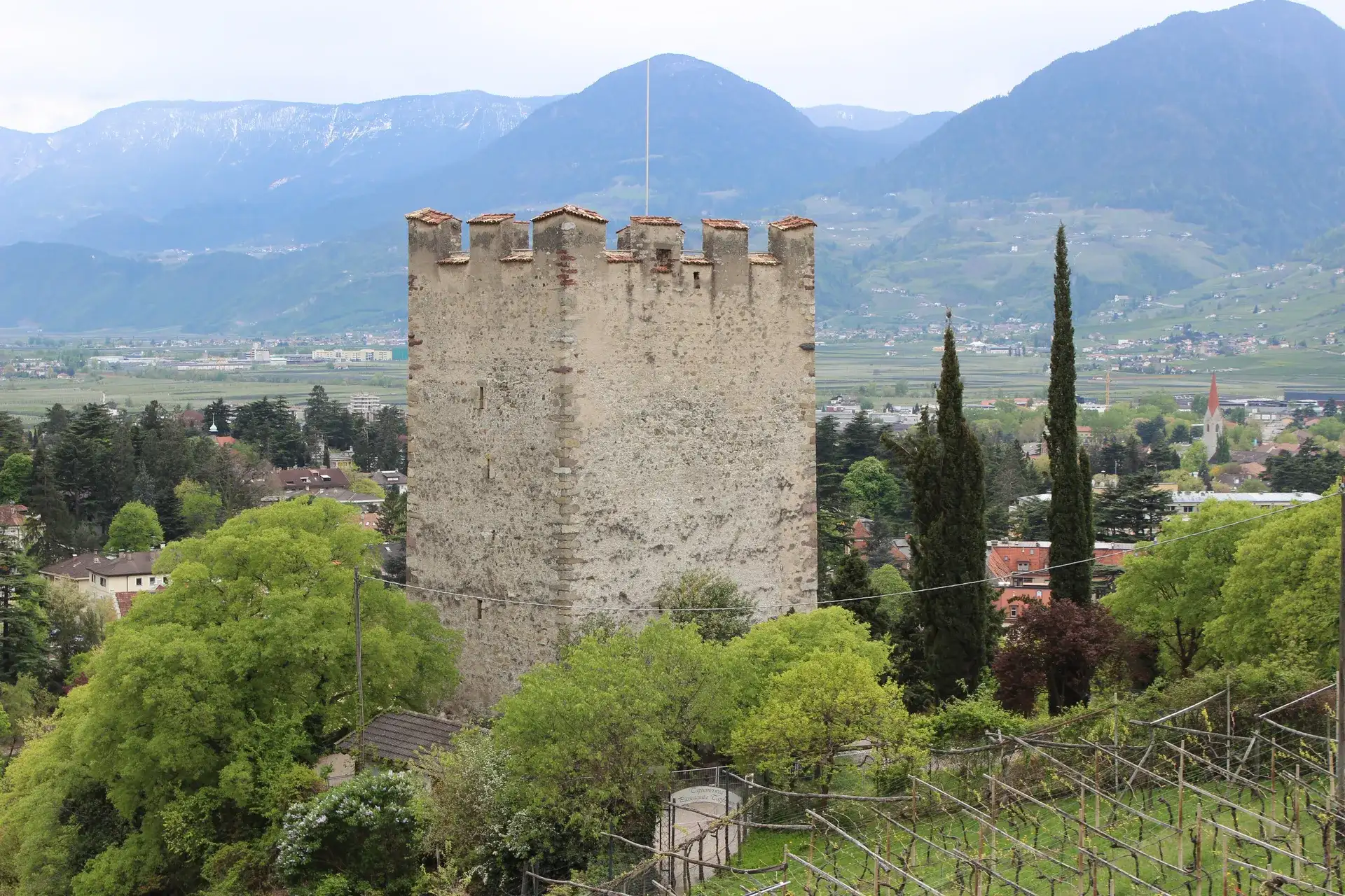 Pulverturm Merano: Medieval Powder Tower & View - Merano
