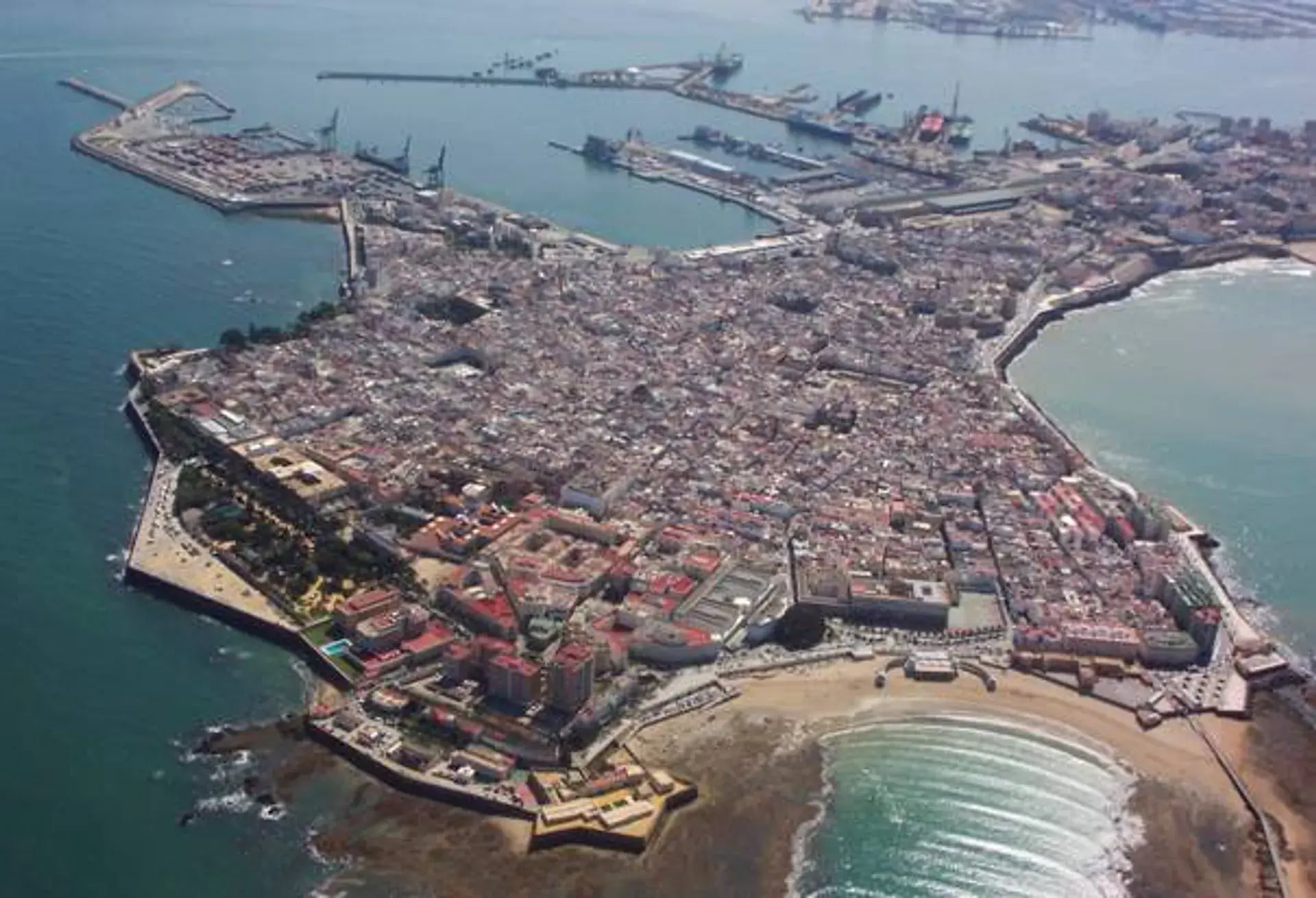 Arrival: the port & the bay