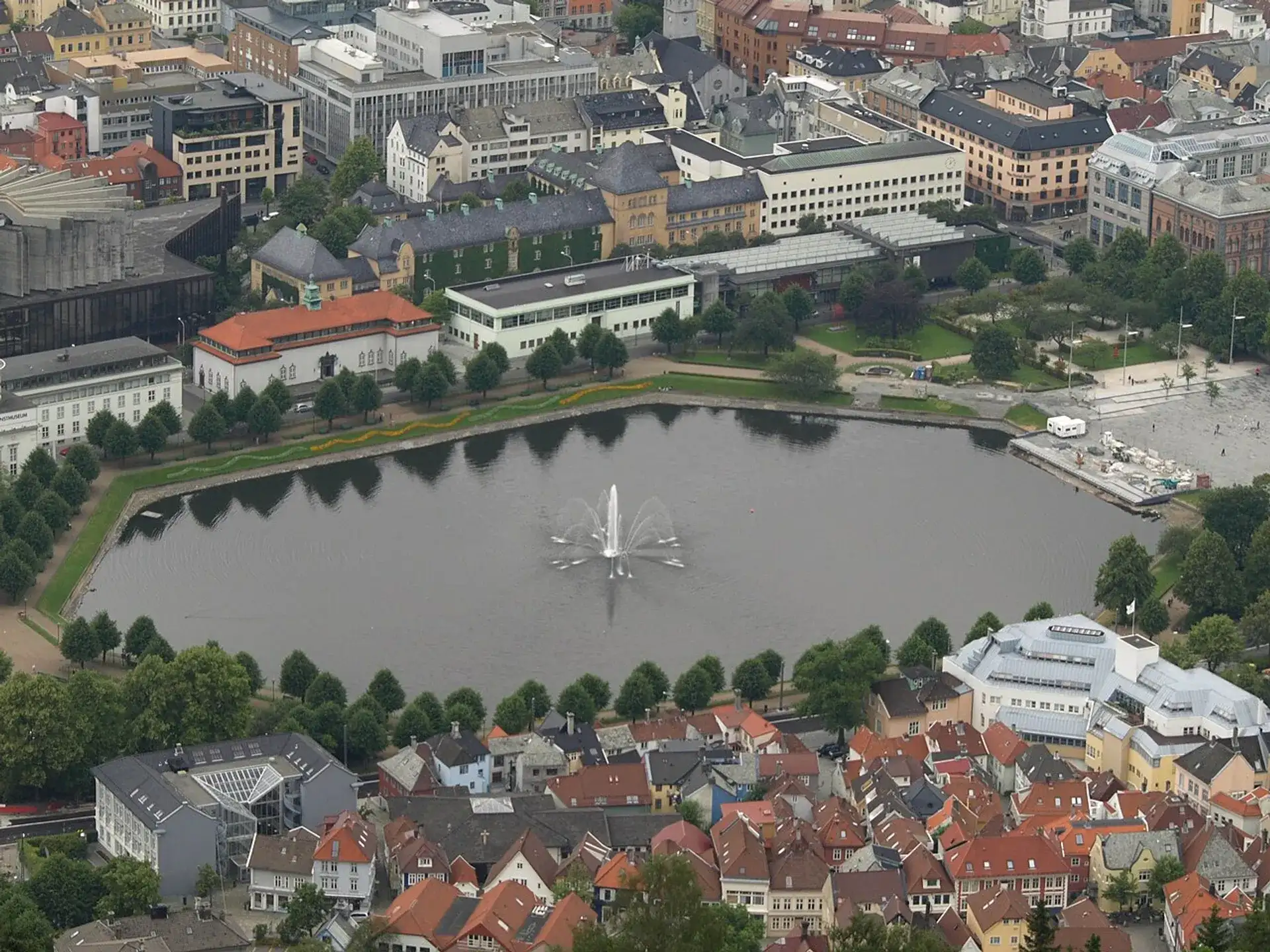 Festplassen: Bergen's Central Festival Square and Lake - Bergen