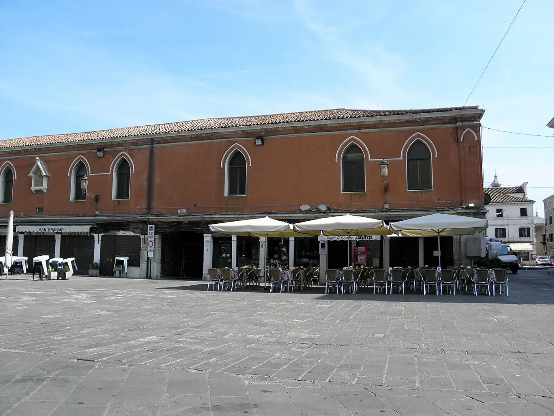 谷仓宫:基奥贾建在高脚柱上的历史粮仓 - Chioggia