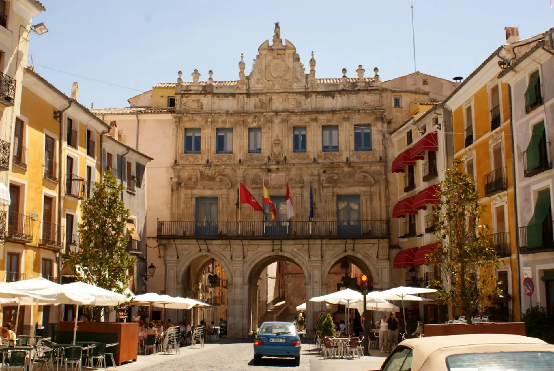 Cuenca Town Hall: Arched Gateway to Plaza Mayor - Cuenca