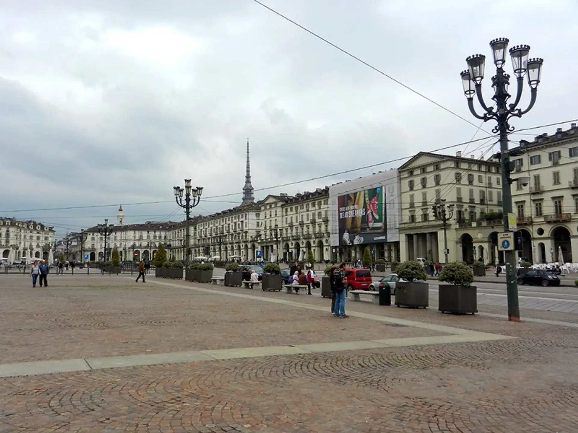 Piazza Vittorio Veneto : la grande place à arcades de Turin - Turin