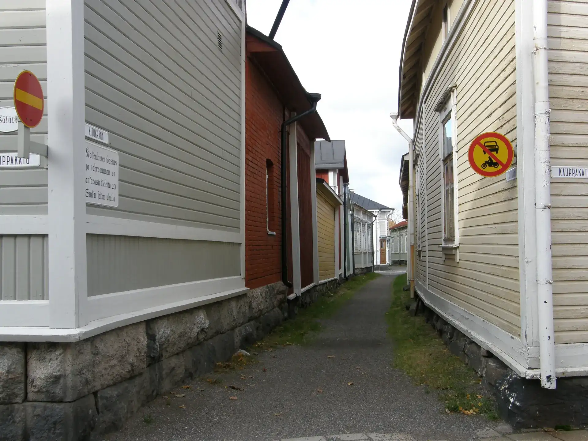 Kitukränn: Finland's Narrowest Street in Old Rauma - Rauma