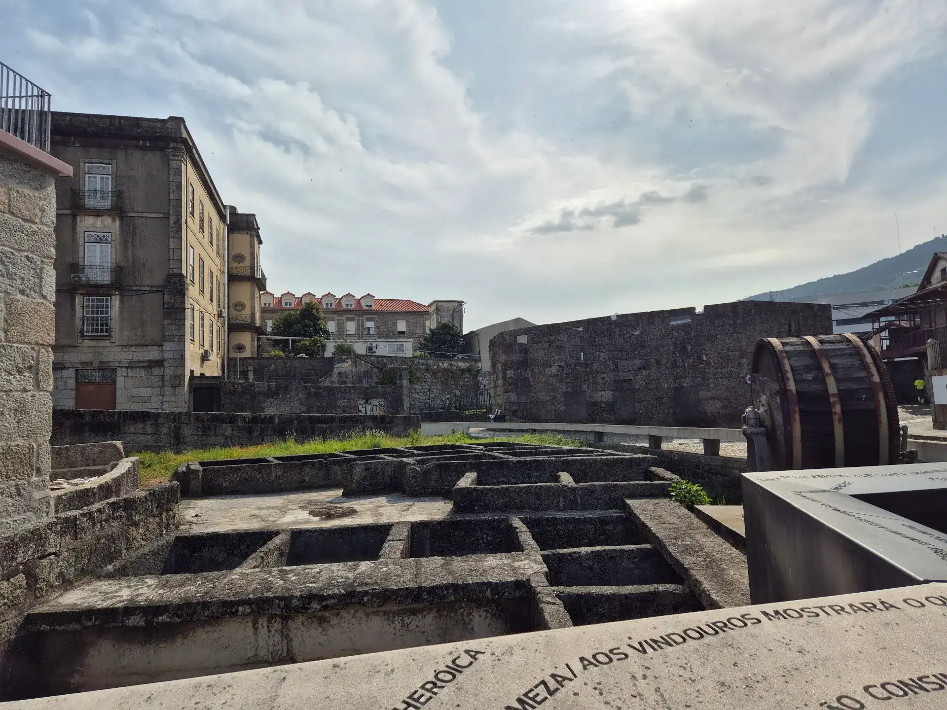 Tanques de Couros: Guimarães' Historic Tanning Vats - Guimaraes