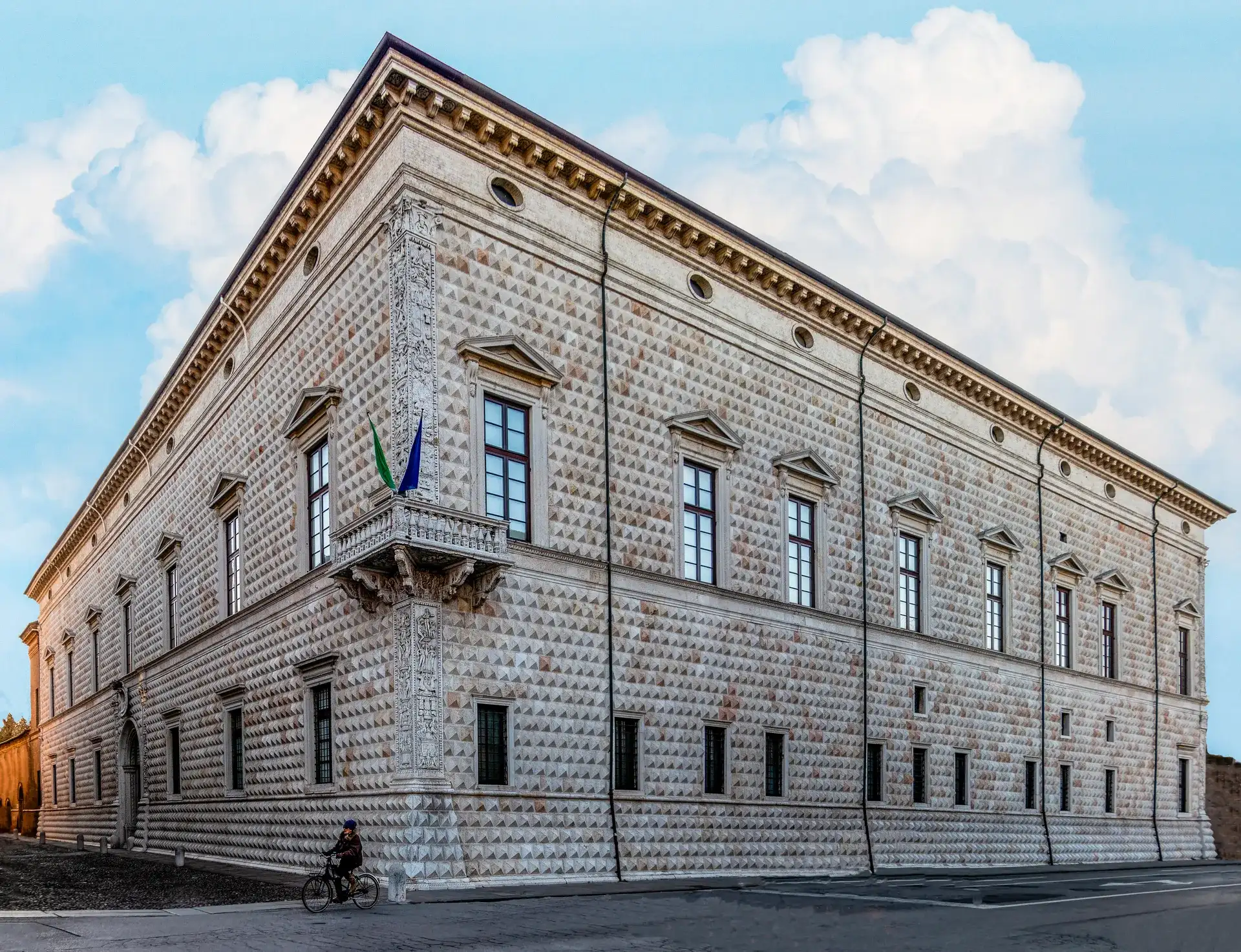 Palazzo dei Diamanti: il capolavoro del Rinascimento a Ferrara - Ferrara