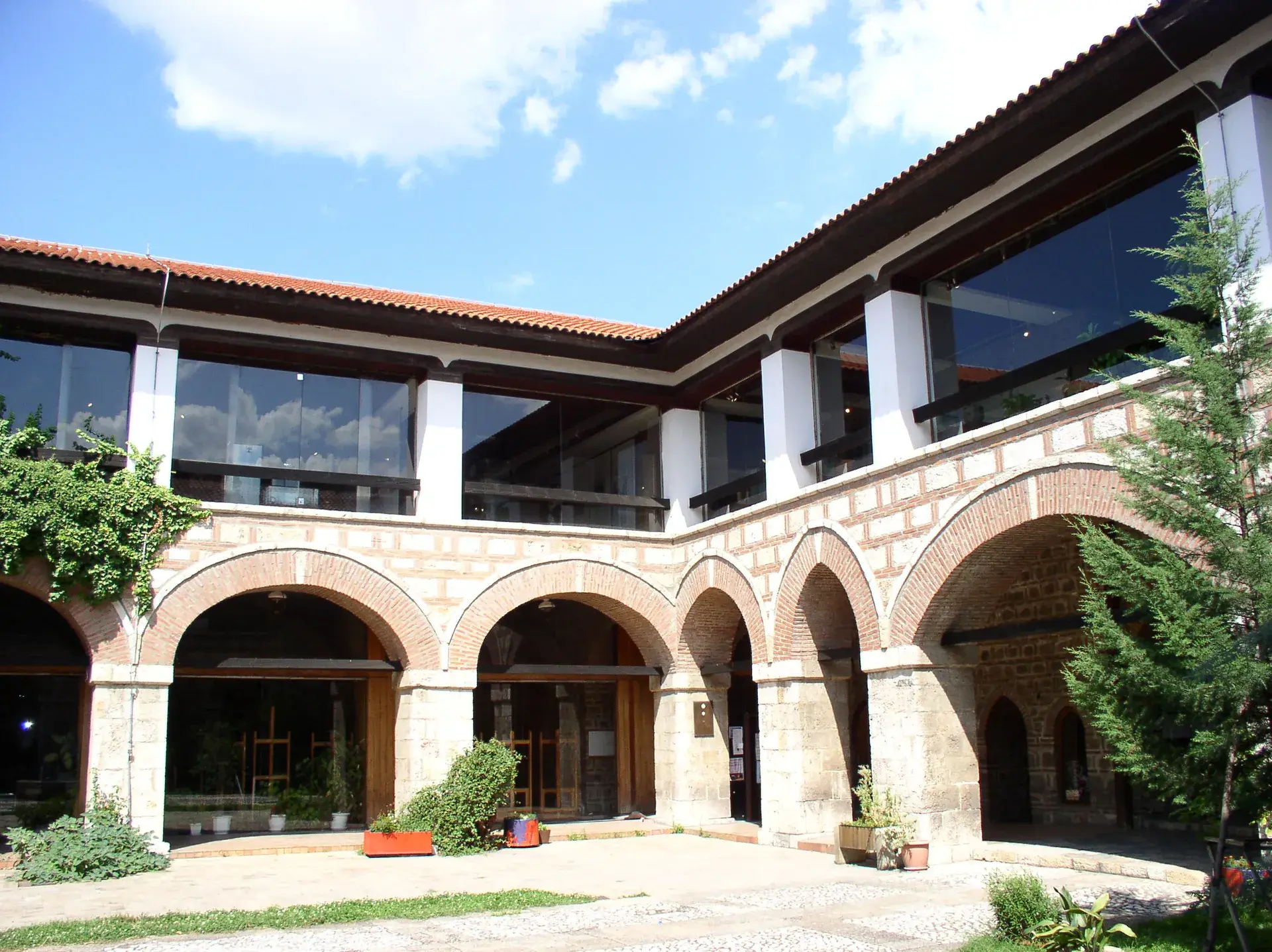 Historical Museum and Art Gallery - Suli Inn