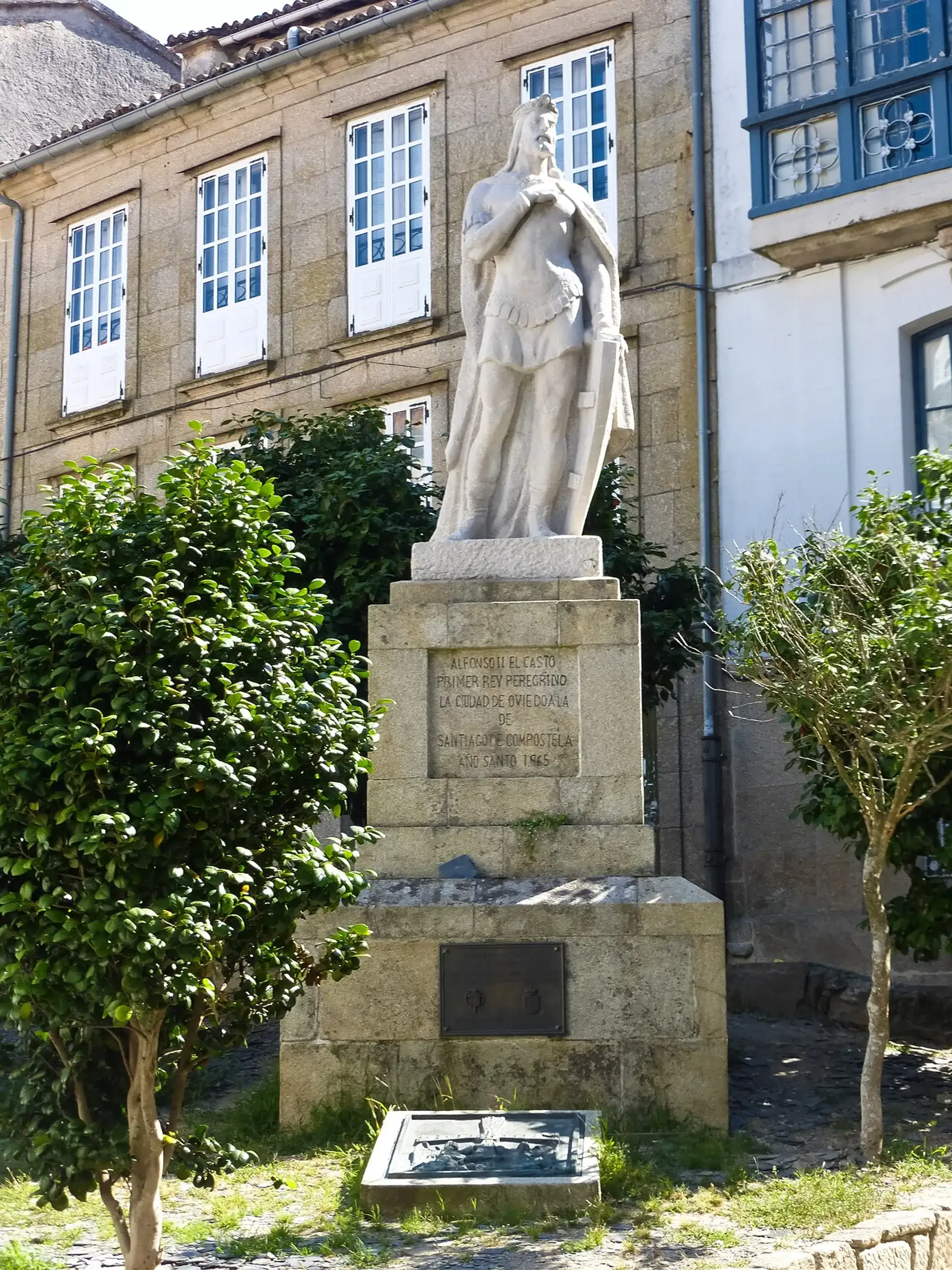 Statue of King Alfonso II: The First Camino Pilgrim - Santiago-de-compostela