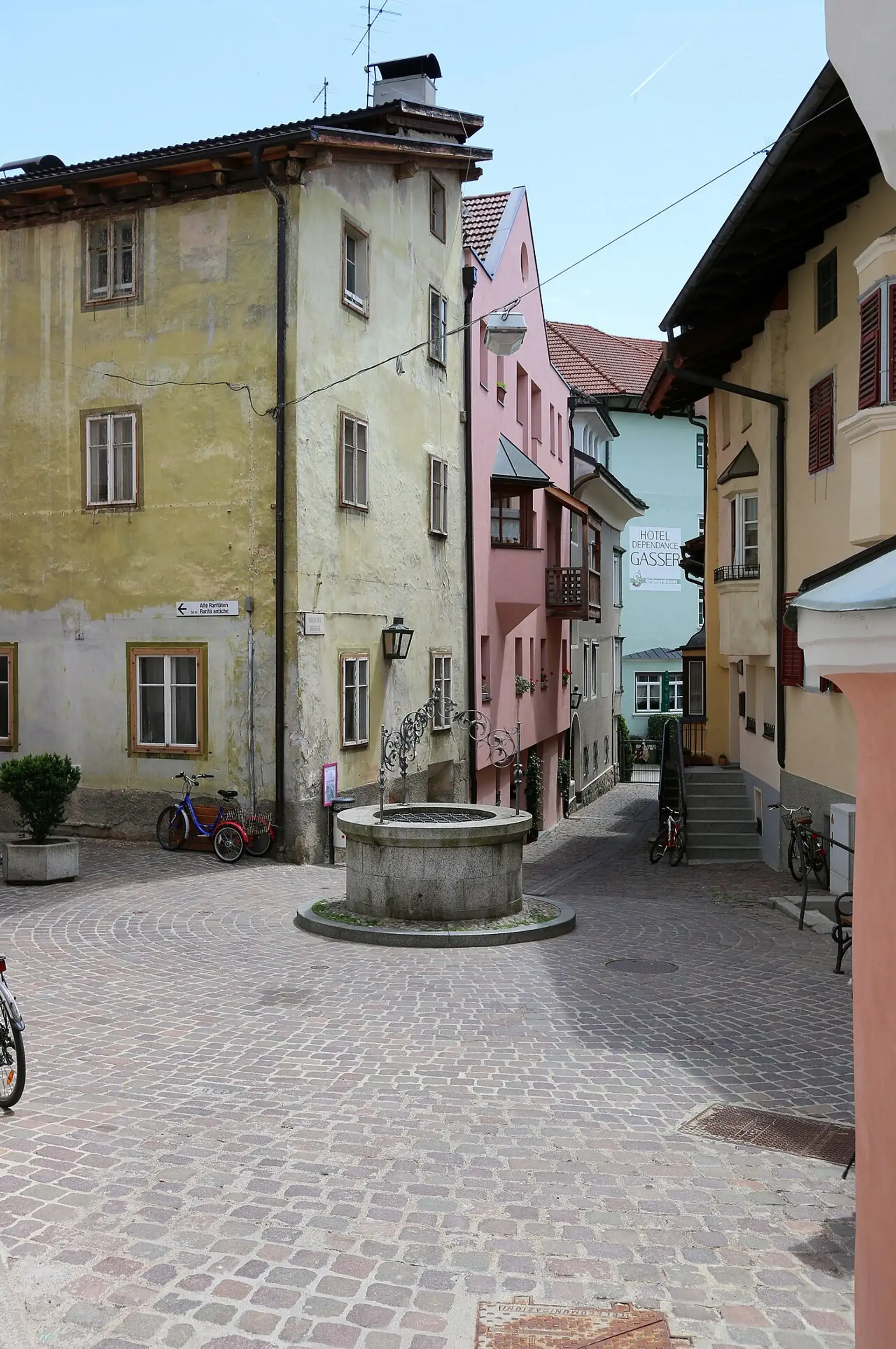 Ziggelplatz: Historic Square in Brixen's Oldest District - Brixen