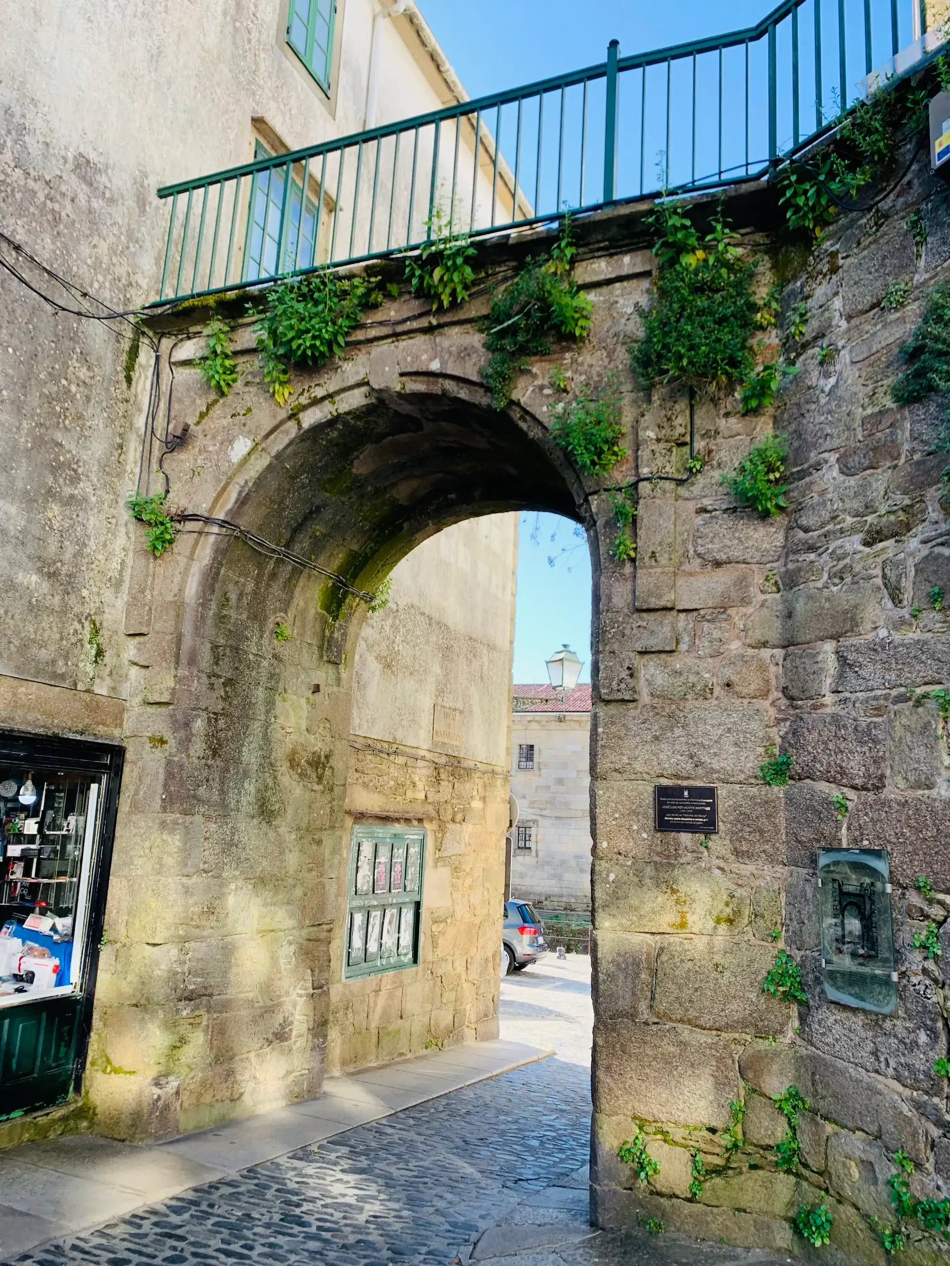 Arco de Mazarelos: Santiago's Last Medieval Gate - Santiago-de-compostela
