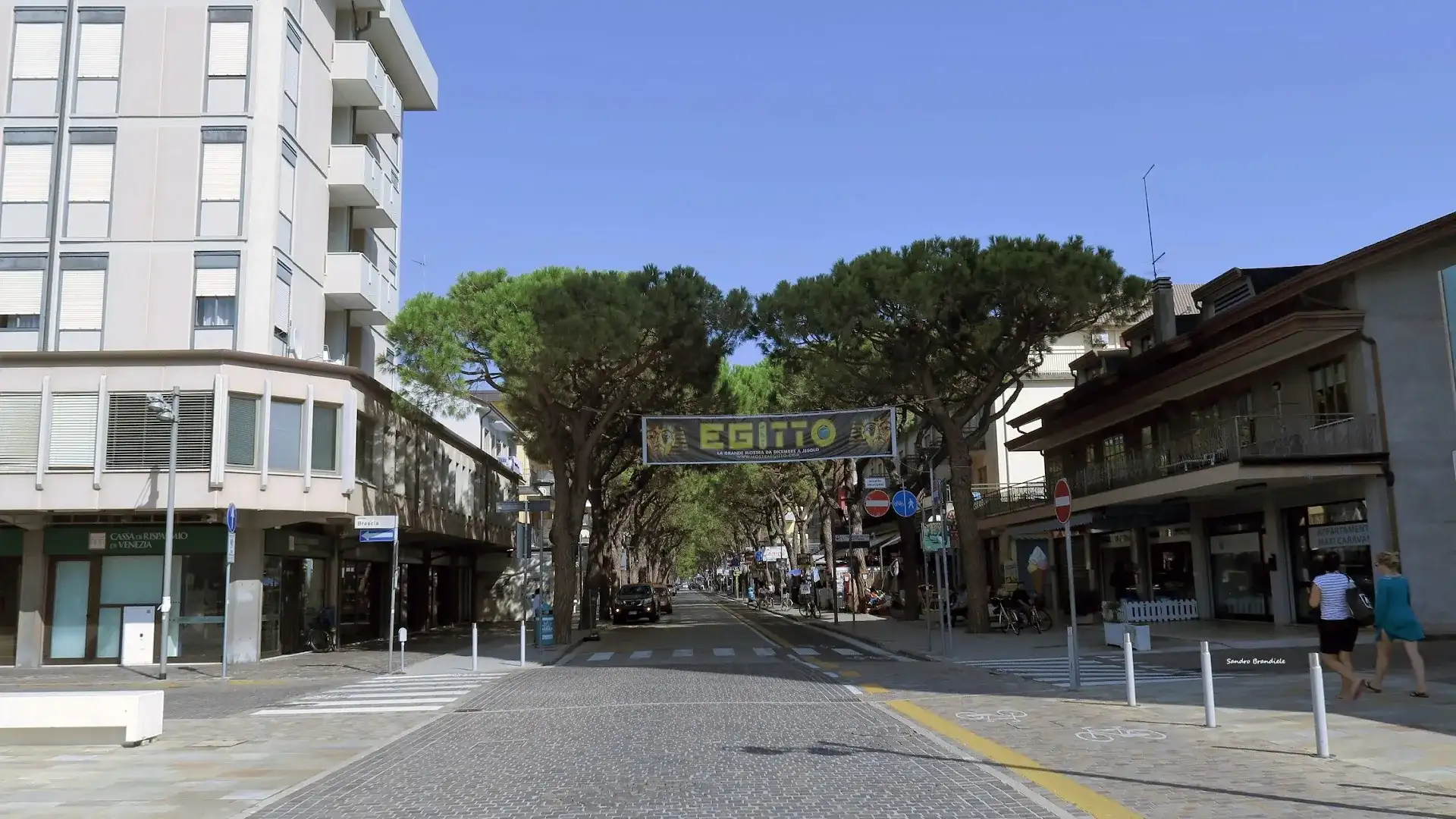 Via Bafile: la famosa calle comercial y peatonal de Jesolo - Jesolo