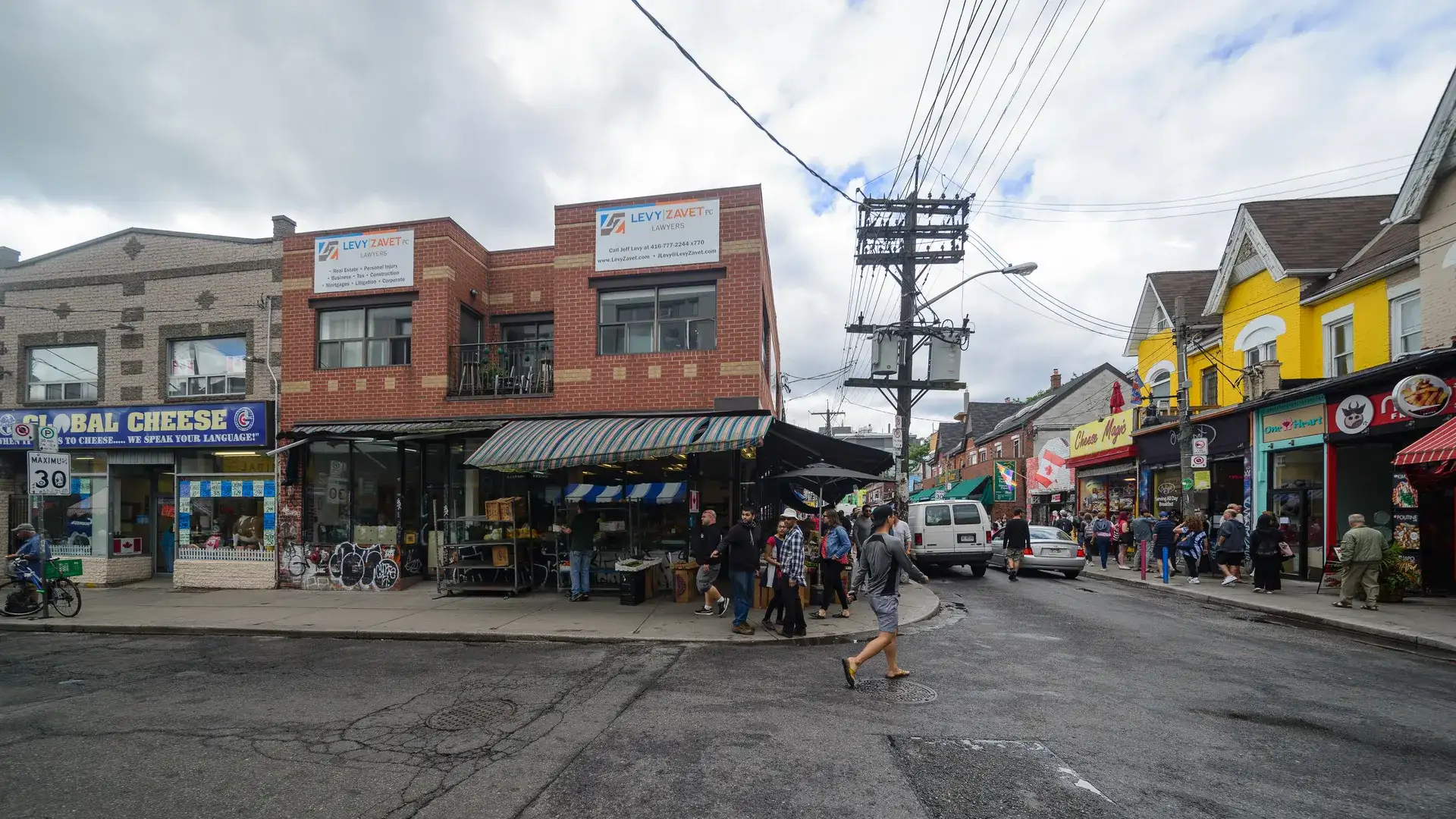 Kensington Market: Toronto's Historic & Vibrant Hub - Toronto