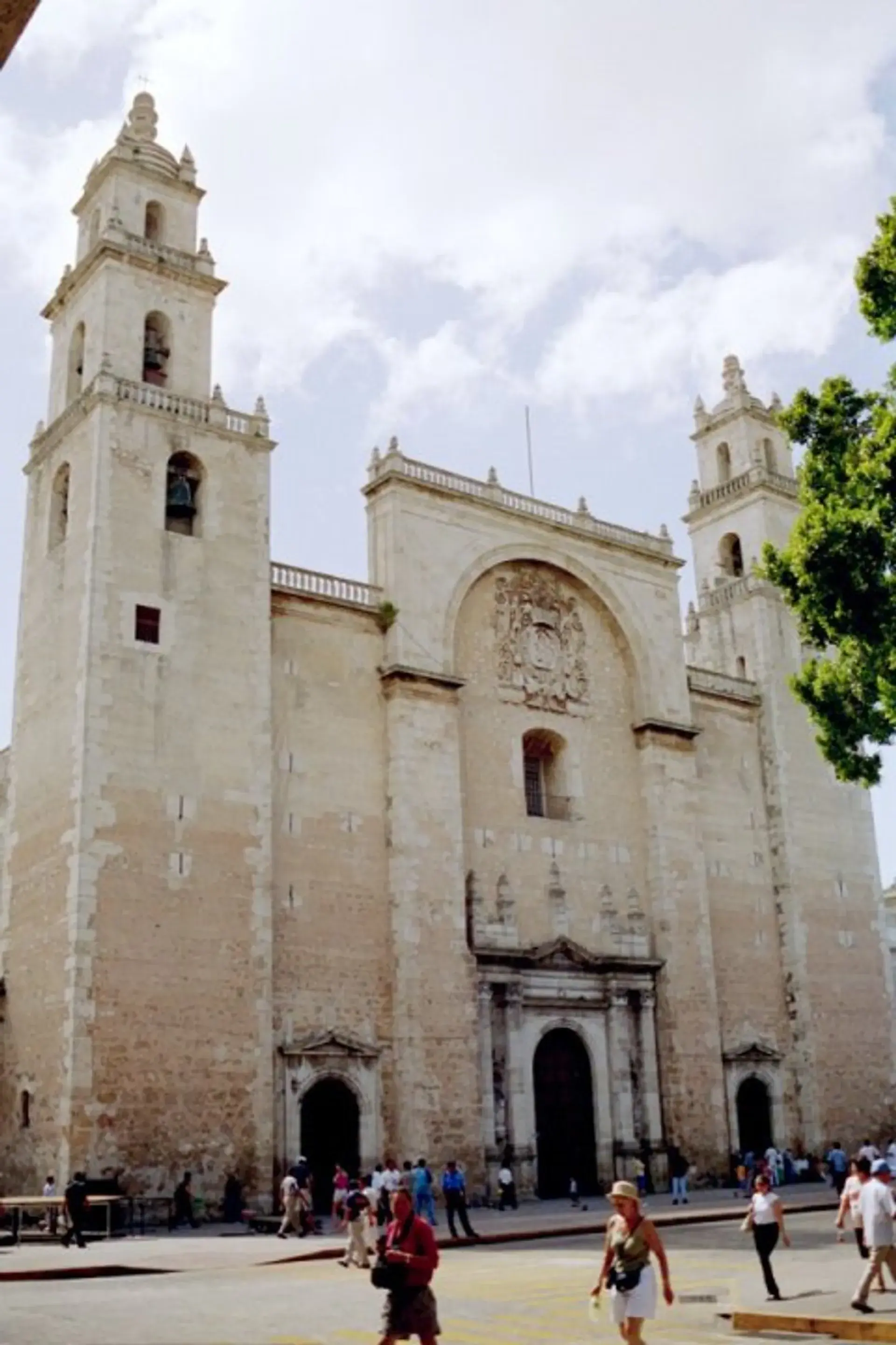 Catedral de Merida: a fortress built to survive