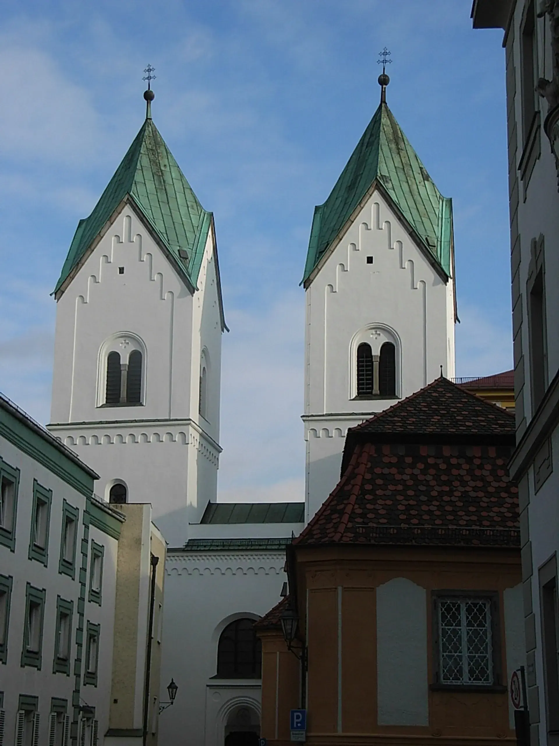 Niedernburg: a Hungarian queen in medieval Passau