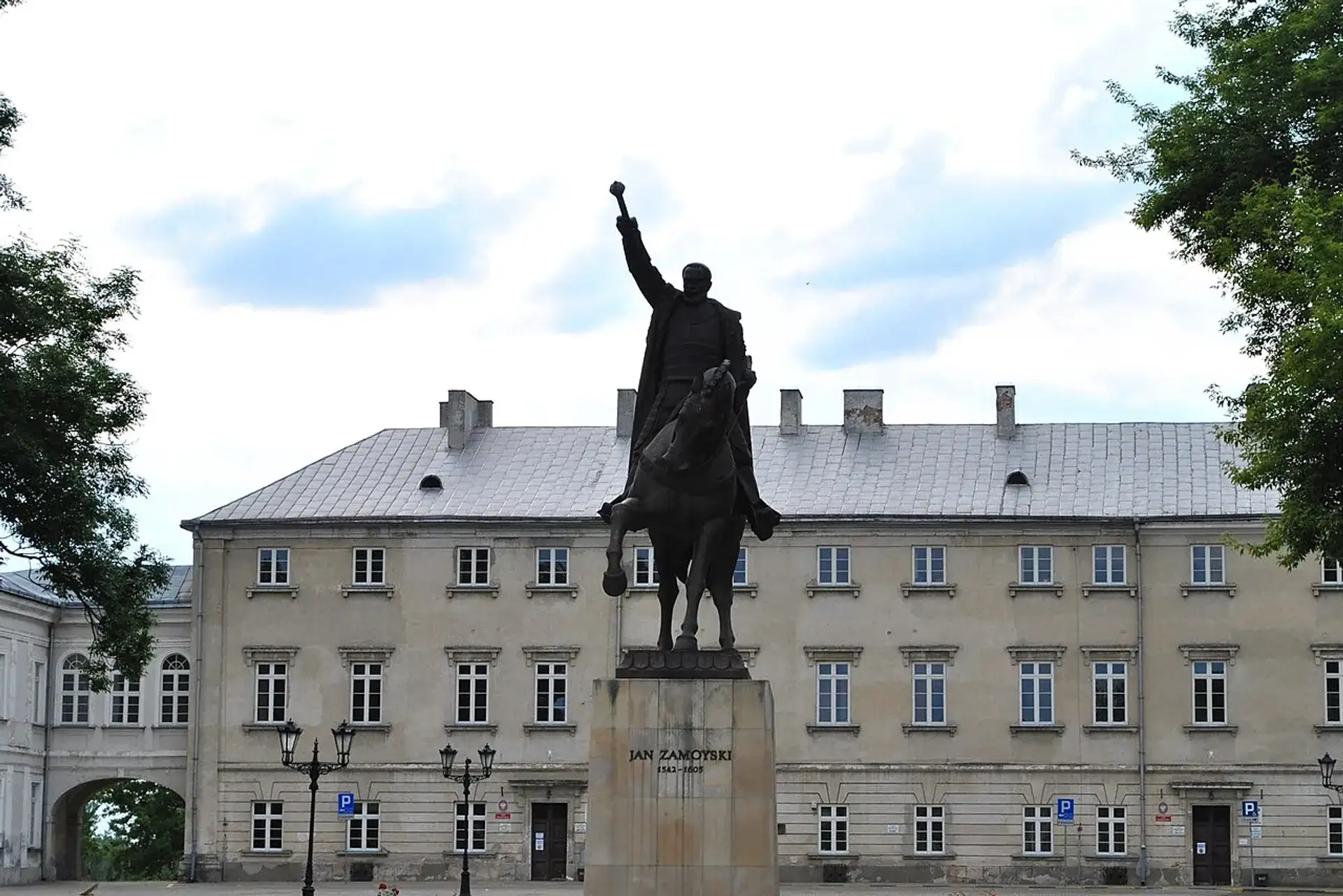 Pałac Zamoyskich in Zamość: History and Legacy - Zamosc